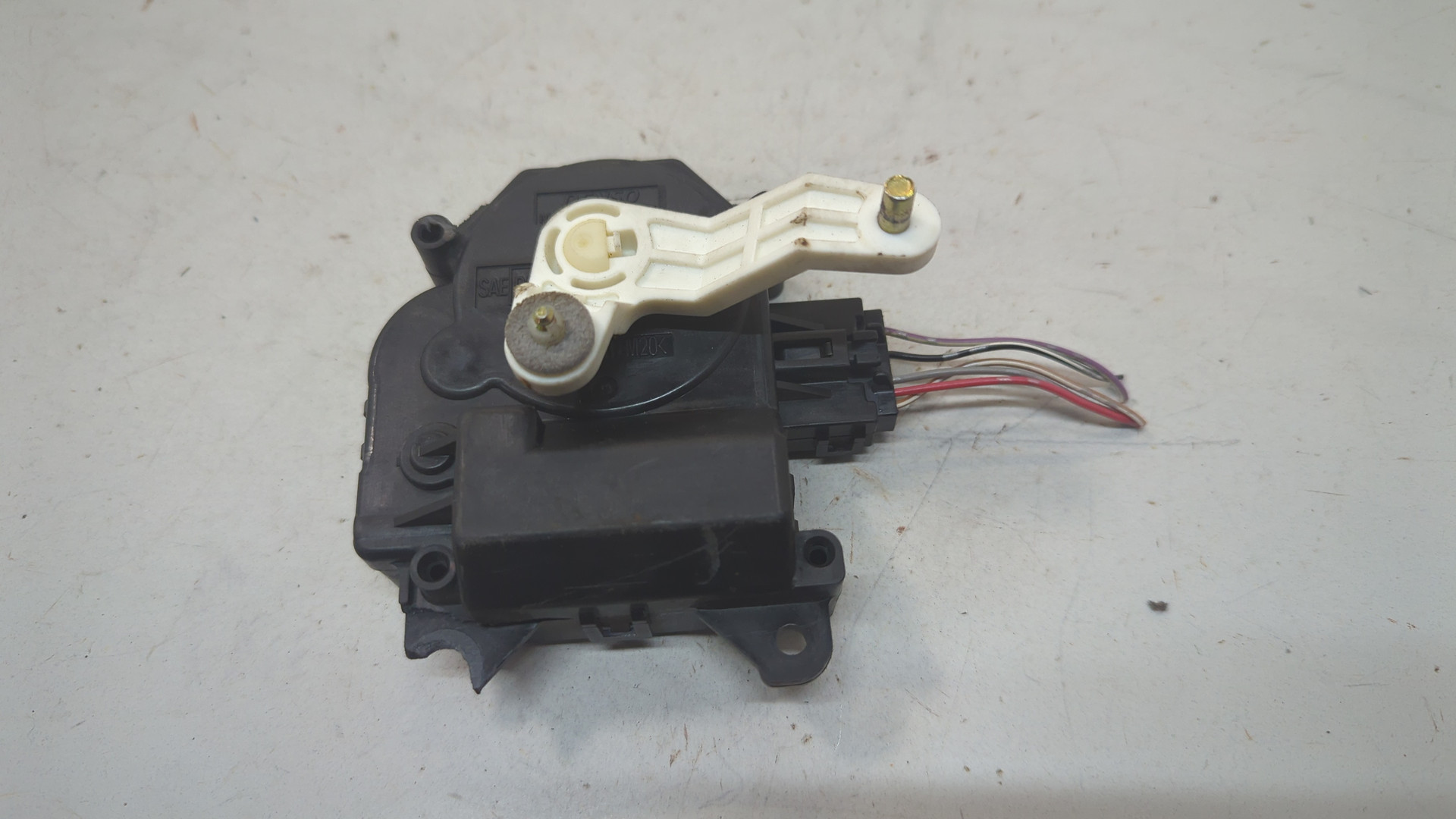 Моторчик заслонки печки