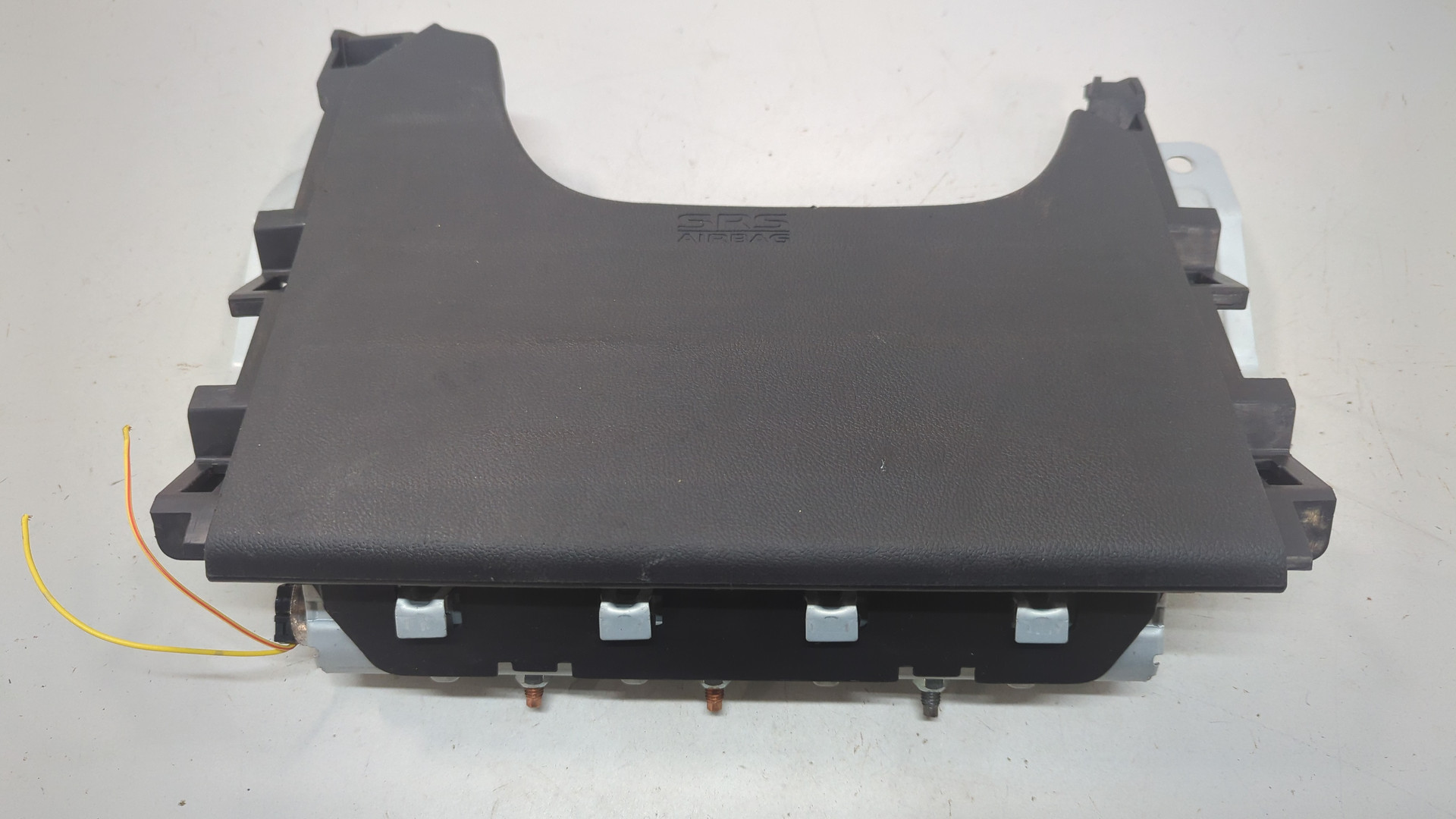 Подушка безопасности нижняя (для колен)