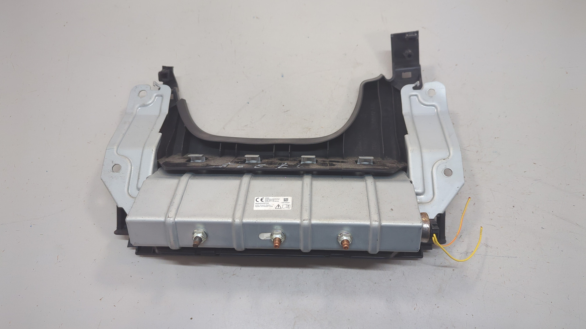 Подушка безопасности нижняя (для колен)