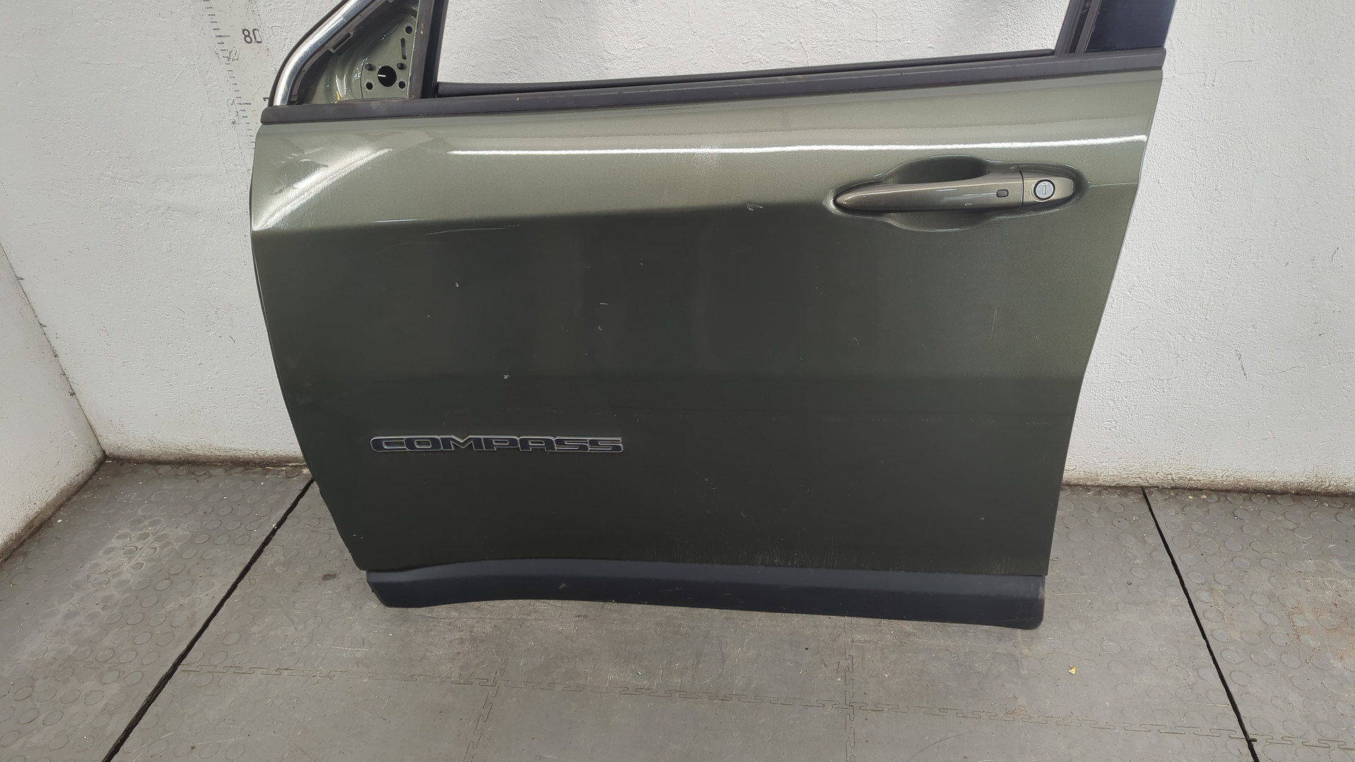 Дверь передняя левая