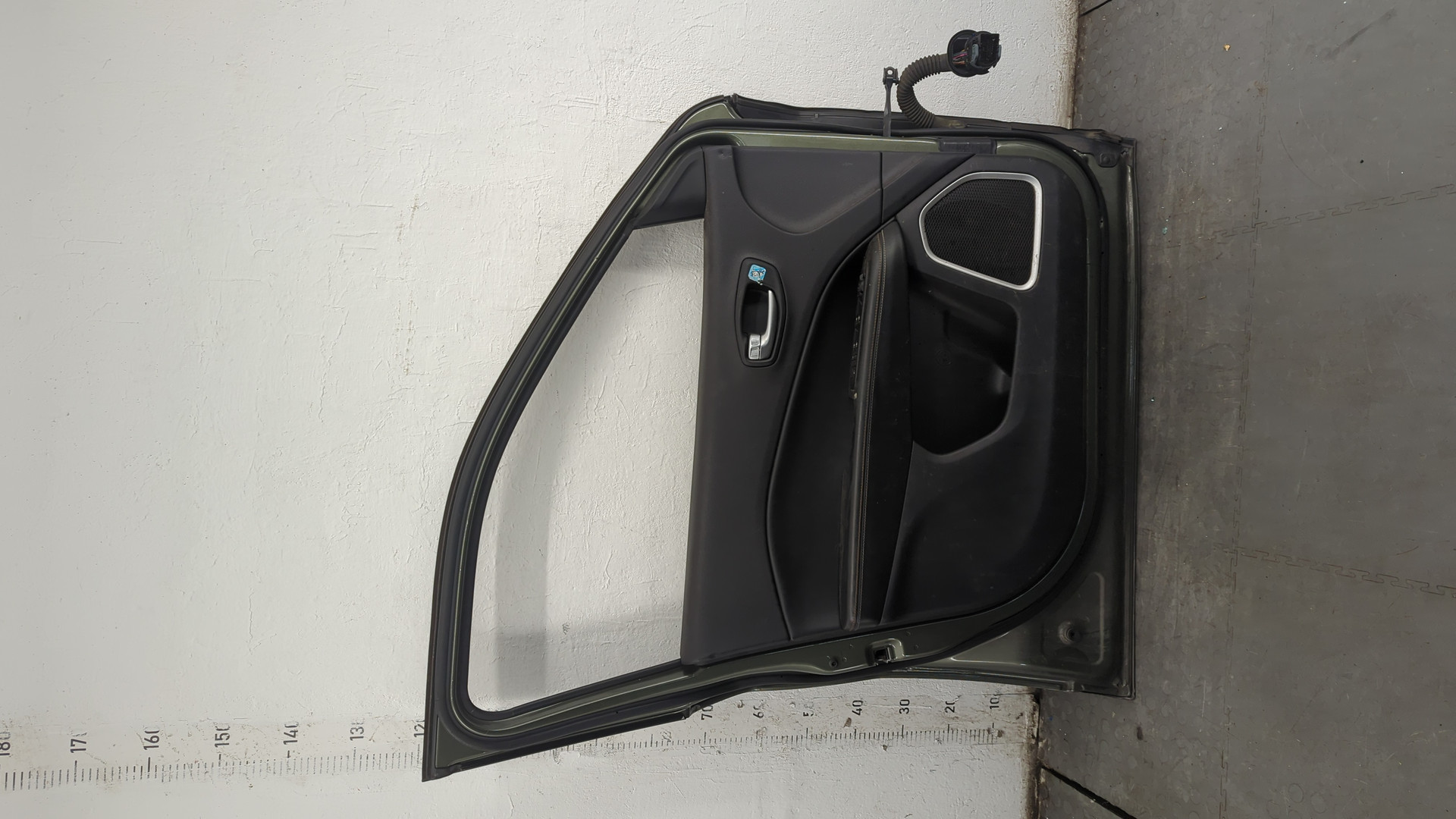 Дверь передняя левая