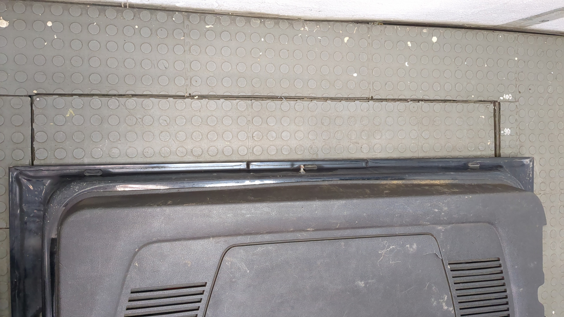 Дверь багажника