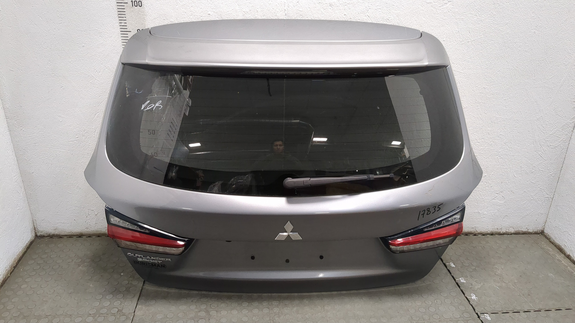 Дверь багажника