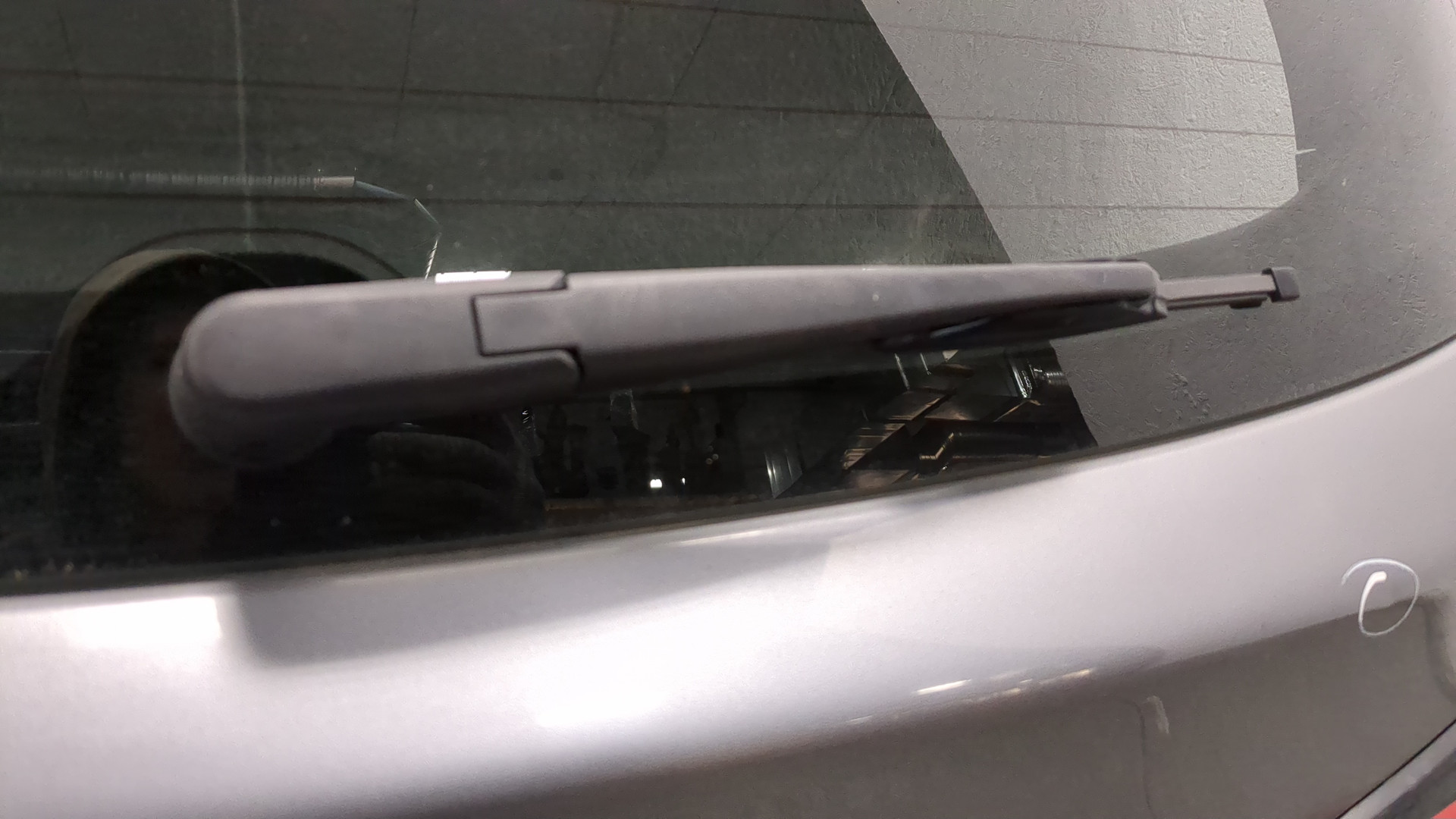 Дверь багажника