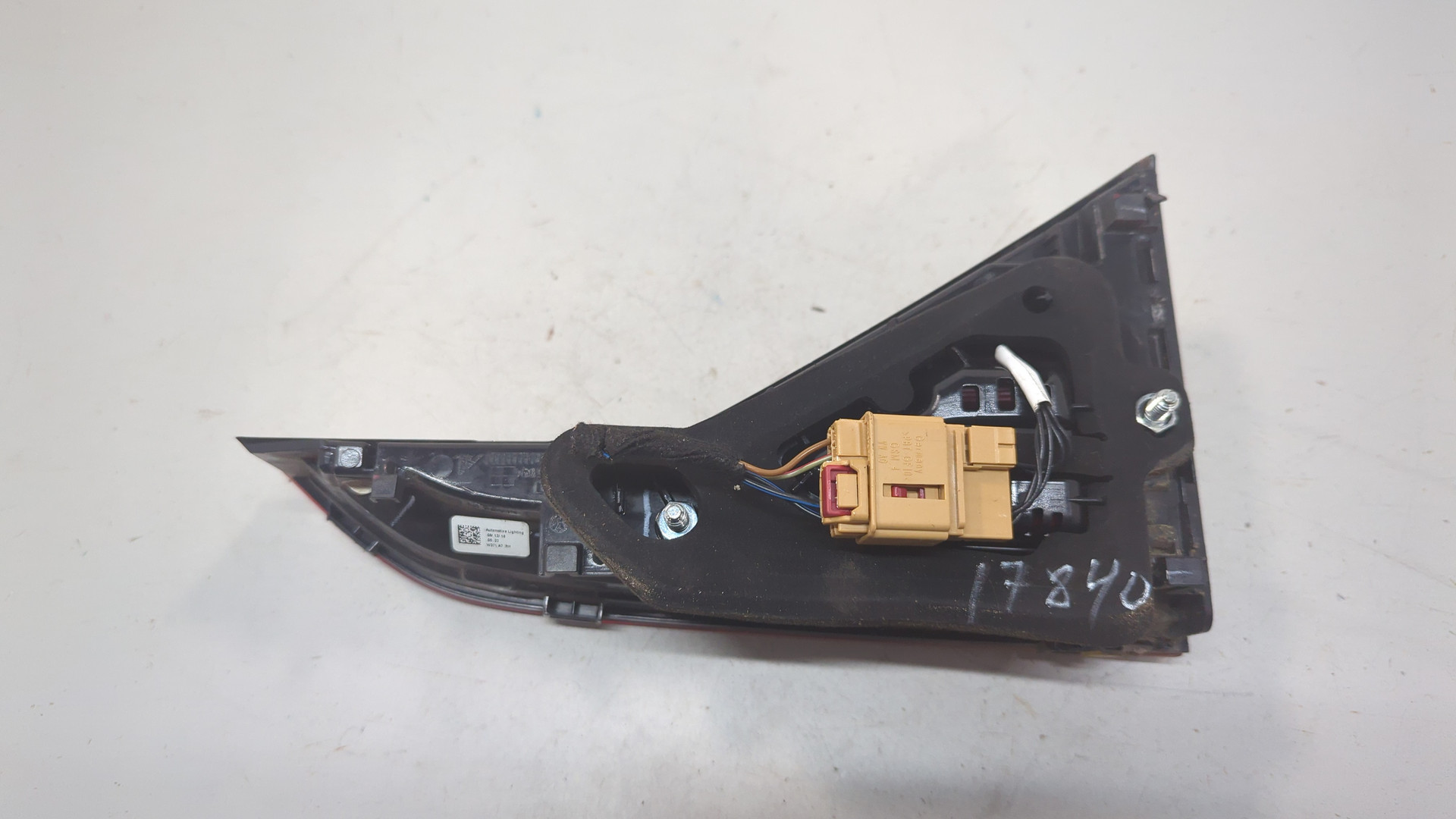 Фонарь задний внутренний правый