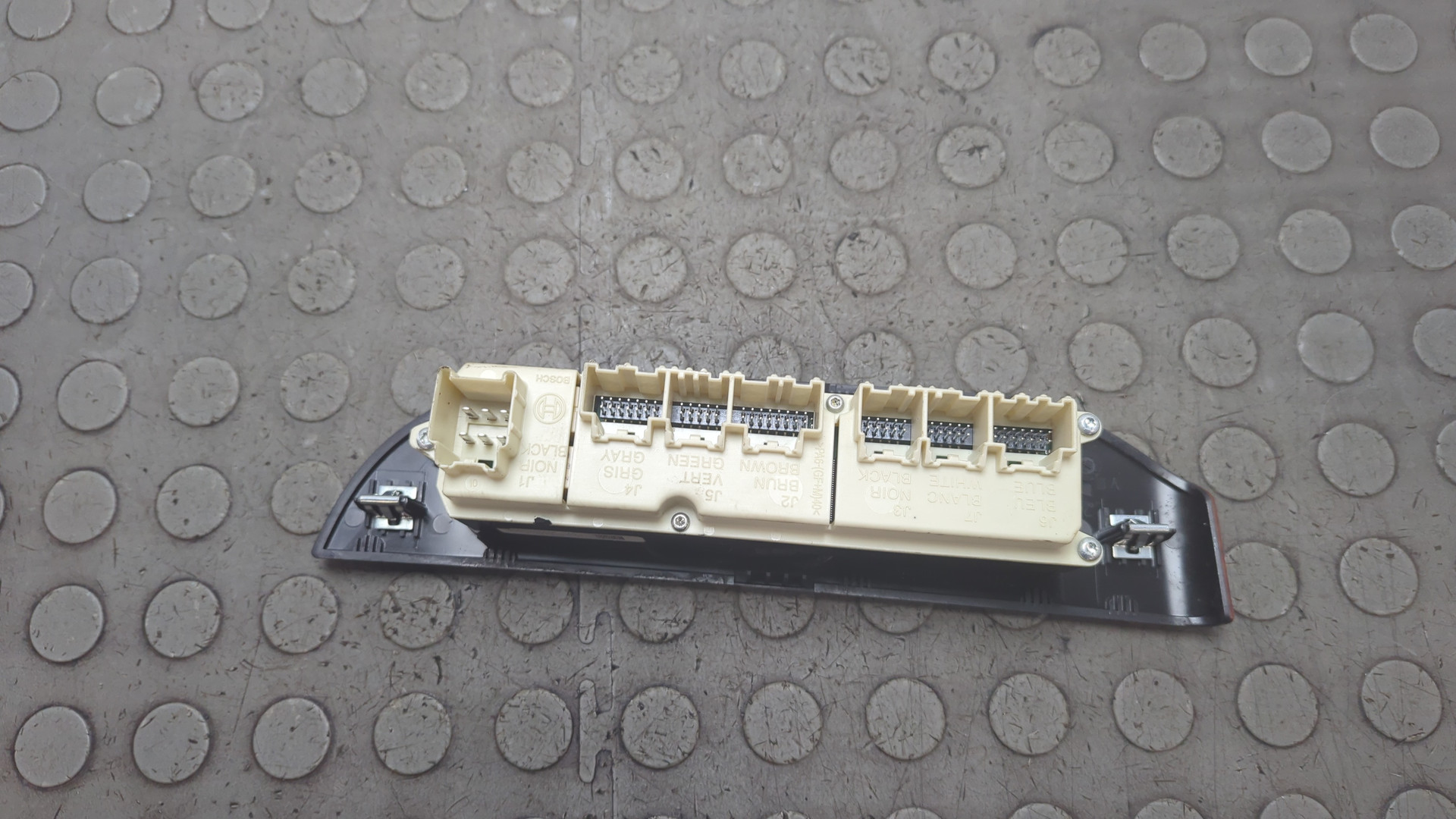 Кнопка стеклоподъемника