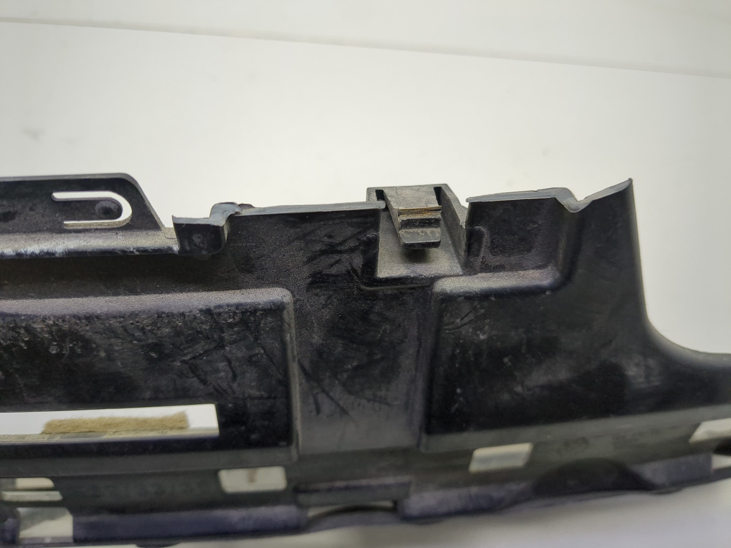 Кронштейн заднего бампера