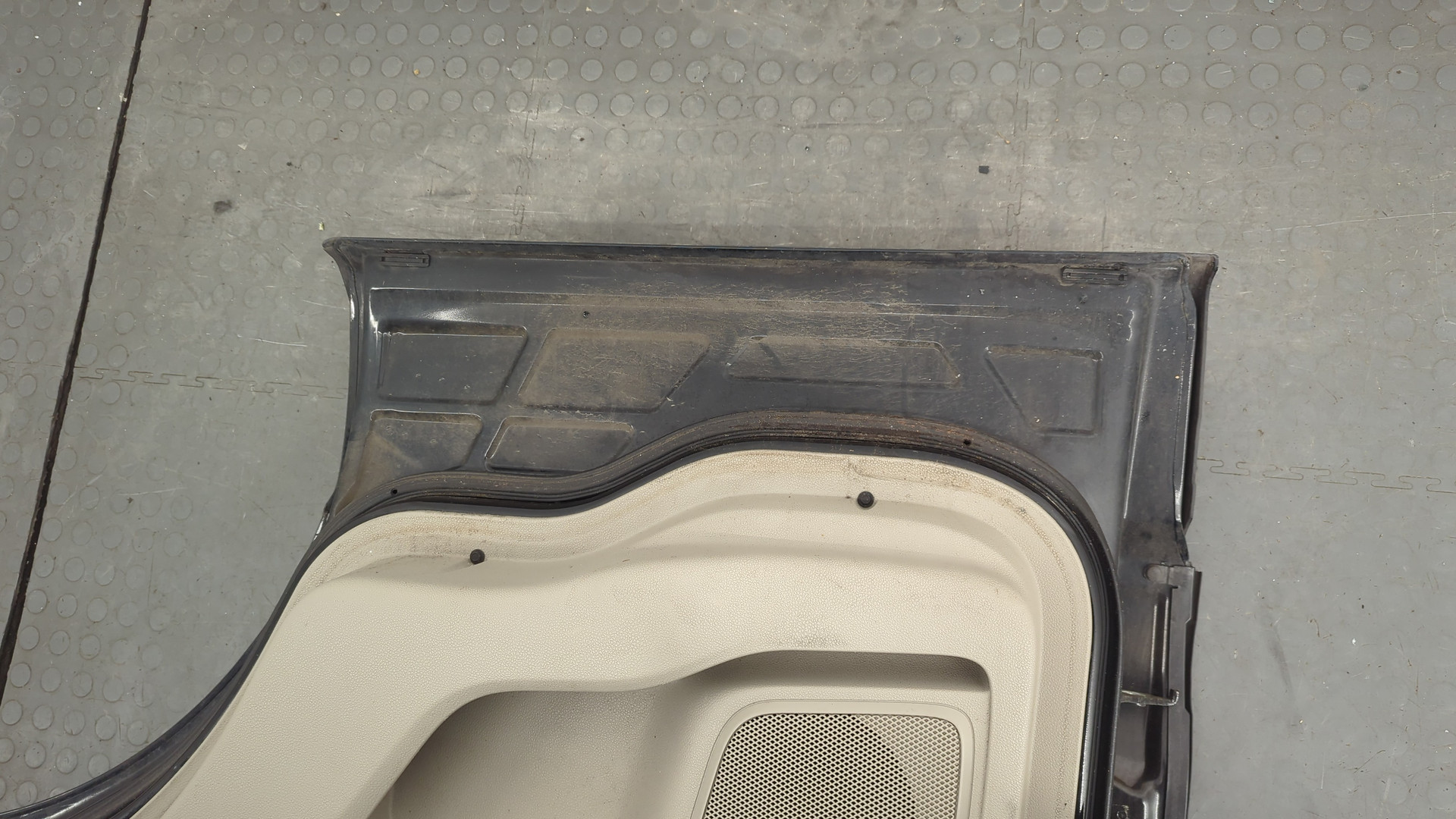 Дверь задняя правая