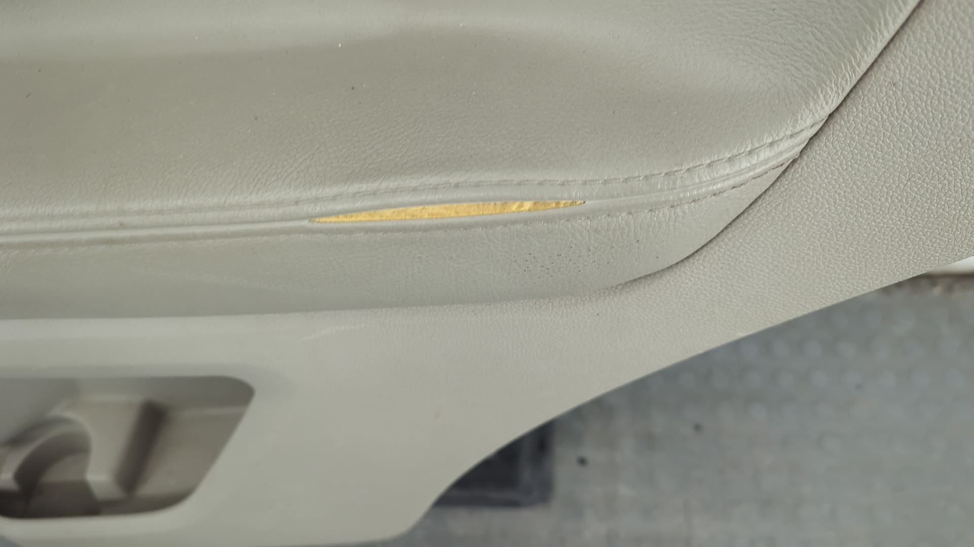 Дверь задняя правая