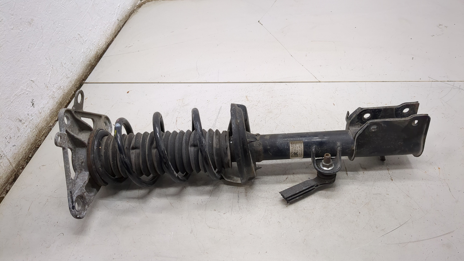 Амортизатор задний правый