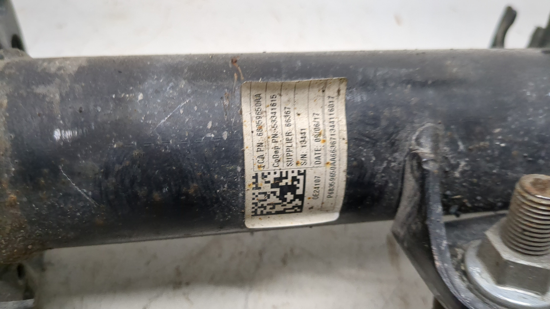 Амортизатор задний правый