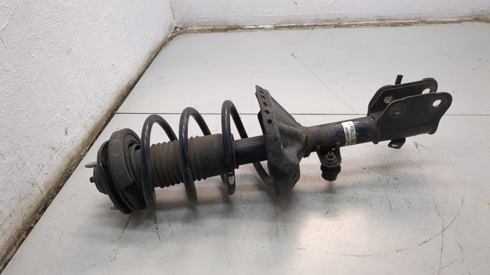 Амортизатор передний правый