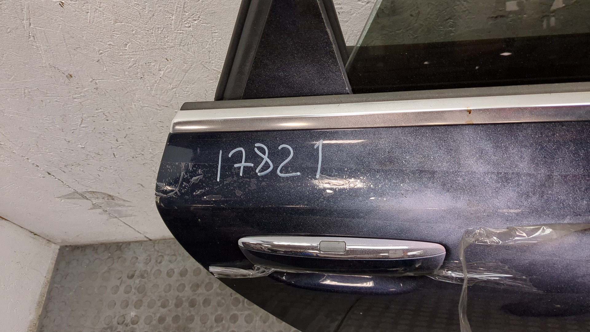 Дверь задняя правая