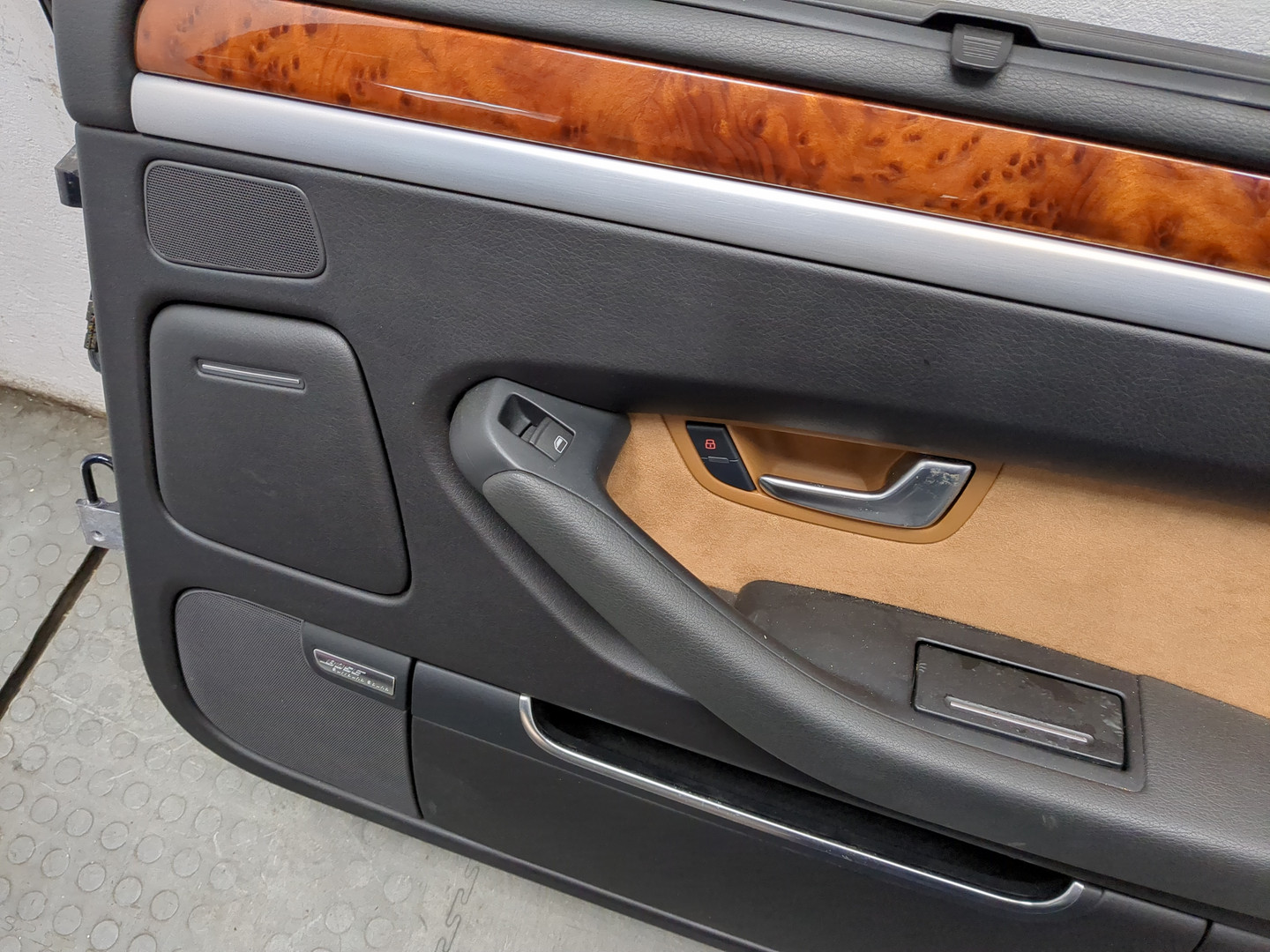 Дверь задняя правая