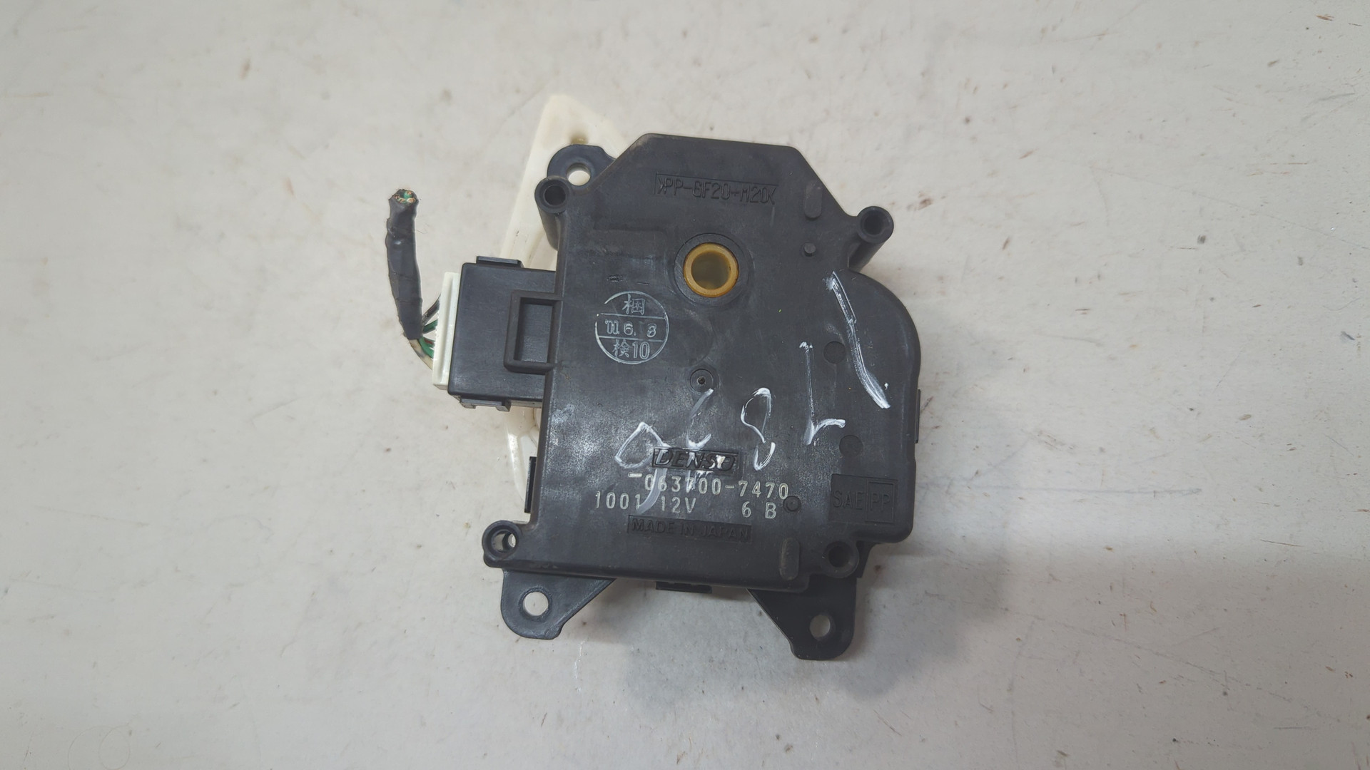 Моторчик заслонки печки