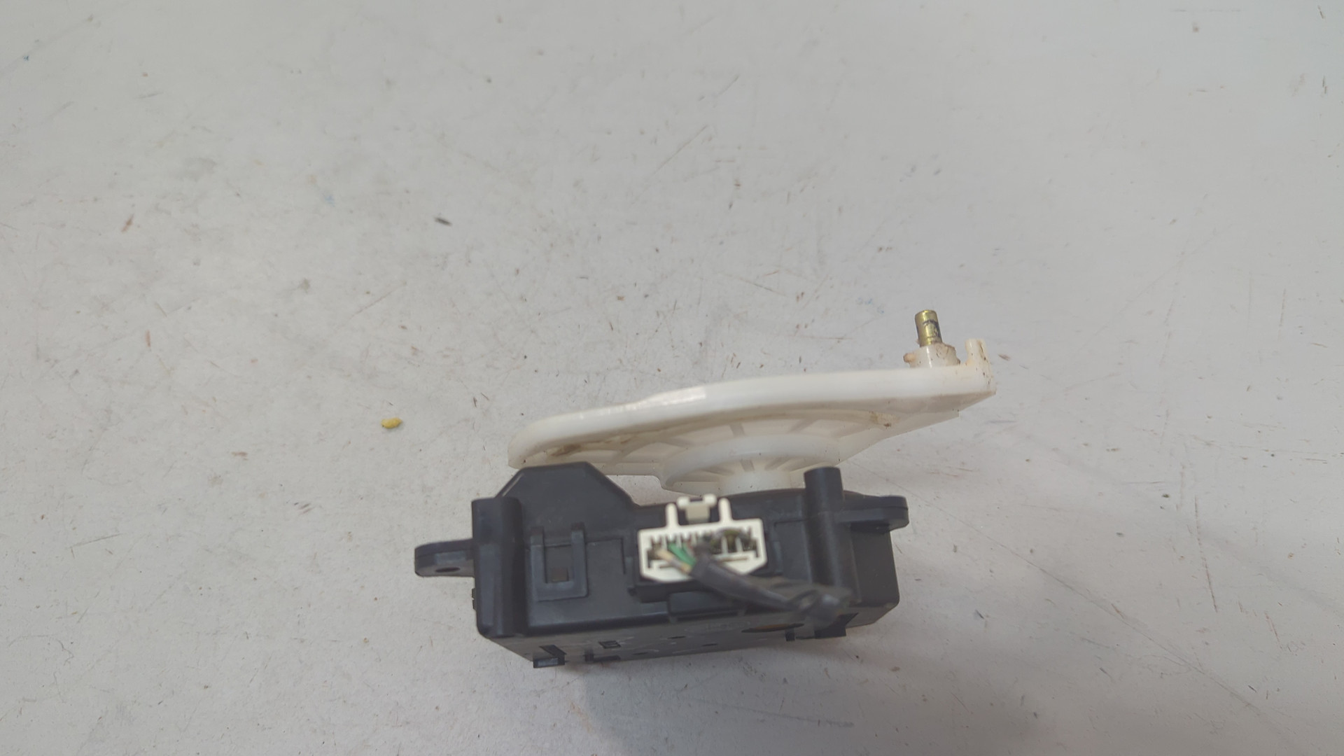 Моторчик заслонки печки