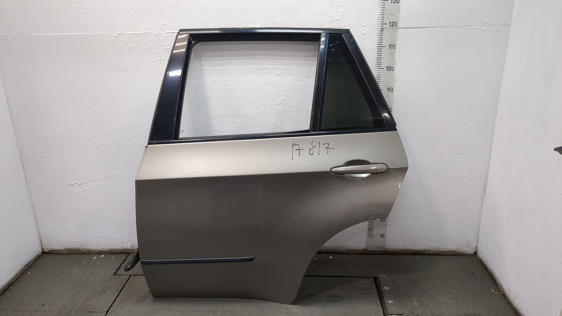 Дверь задняя левая