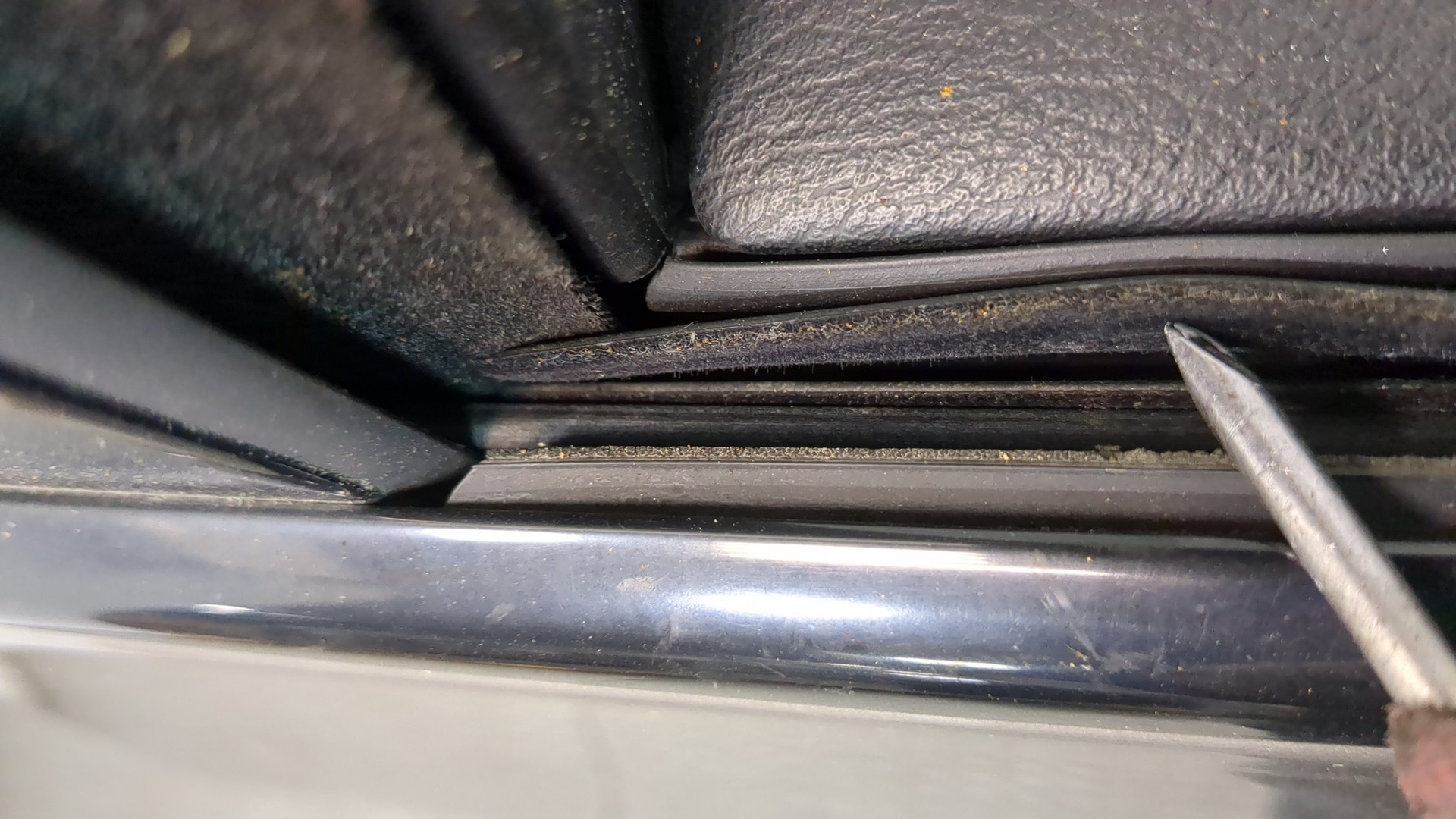 Дверь задняя левая