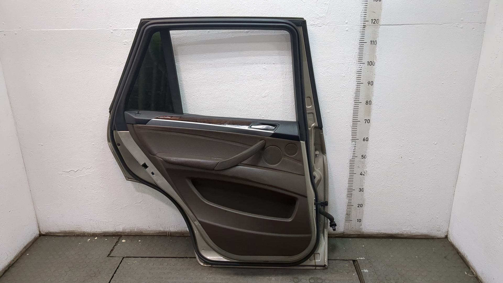 Дверь задняя левая