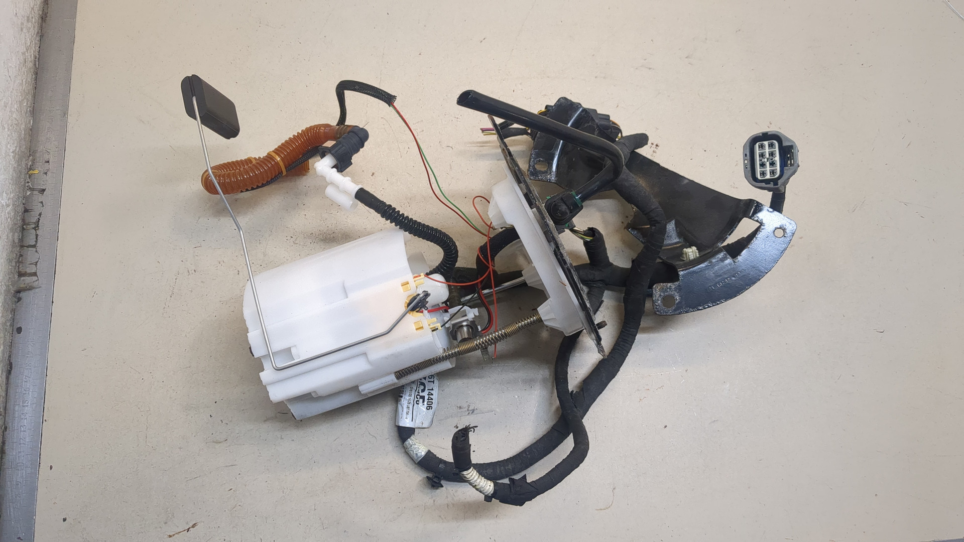 Насос топливный электрический