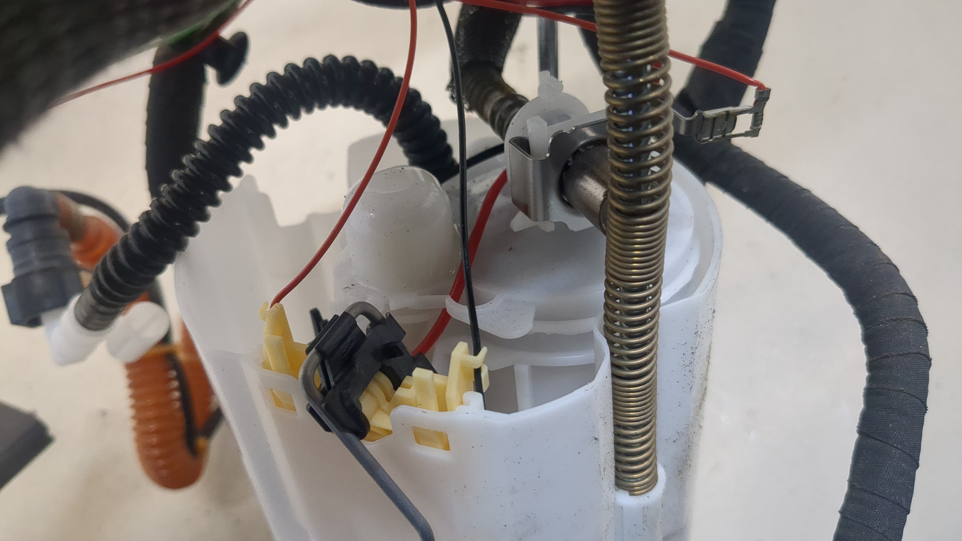 Насос топливный электрический