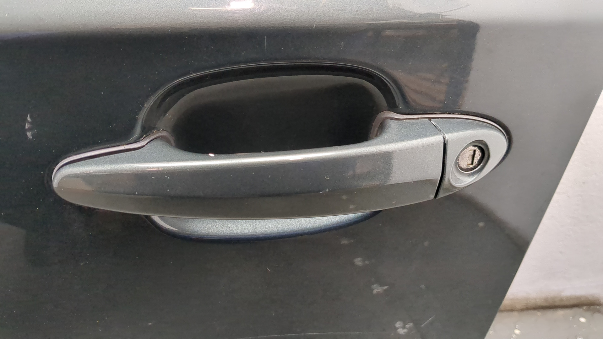 Дверь передняя левая