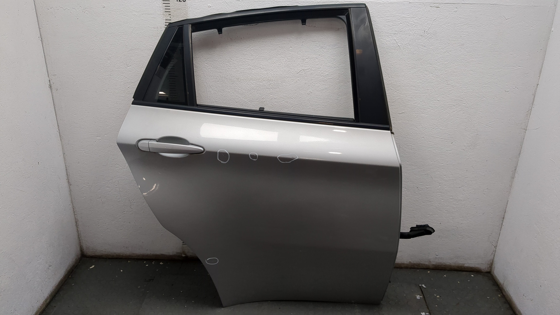 Дверь задняя правая