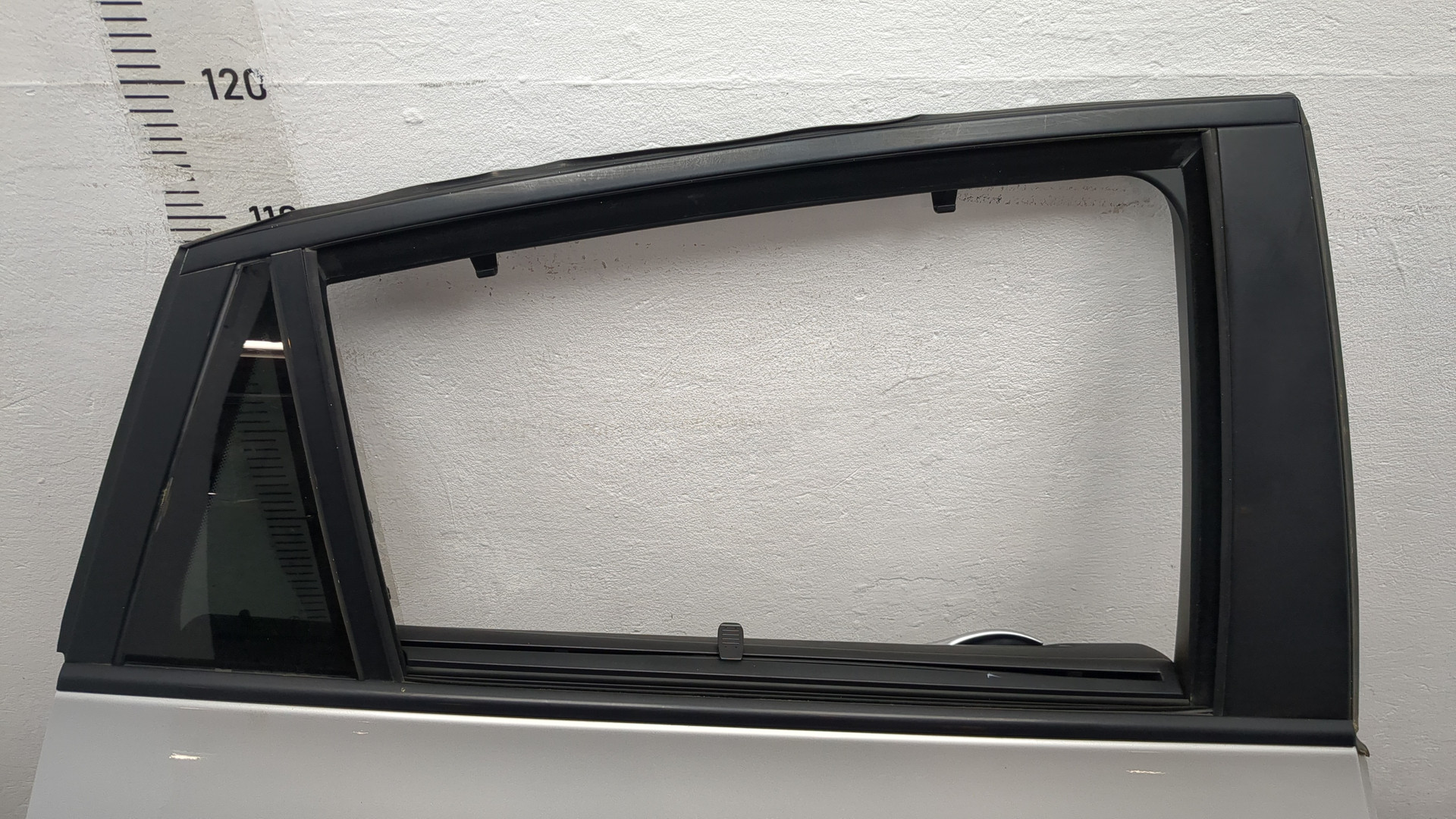 Дверь задняя правая