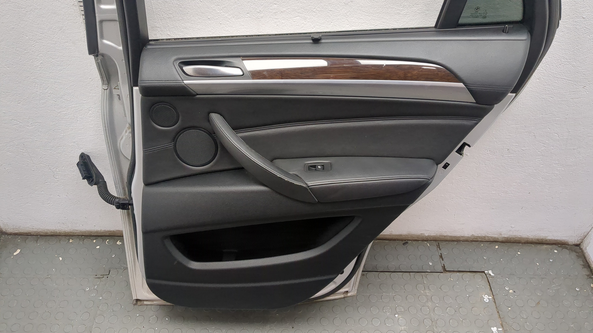 Дверь задняя правая