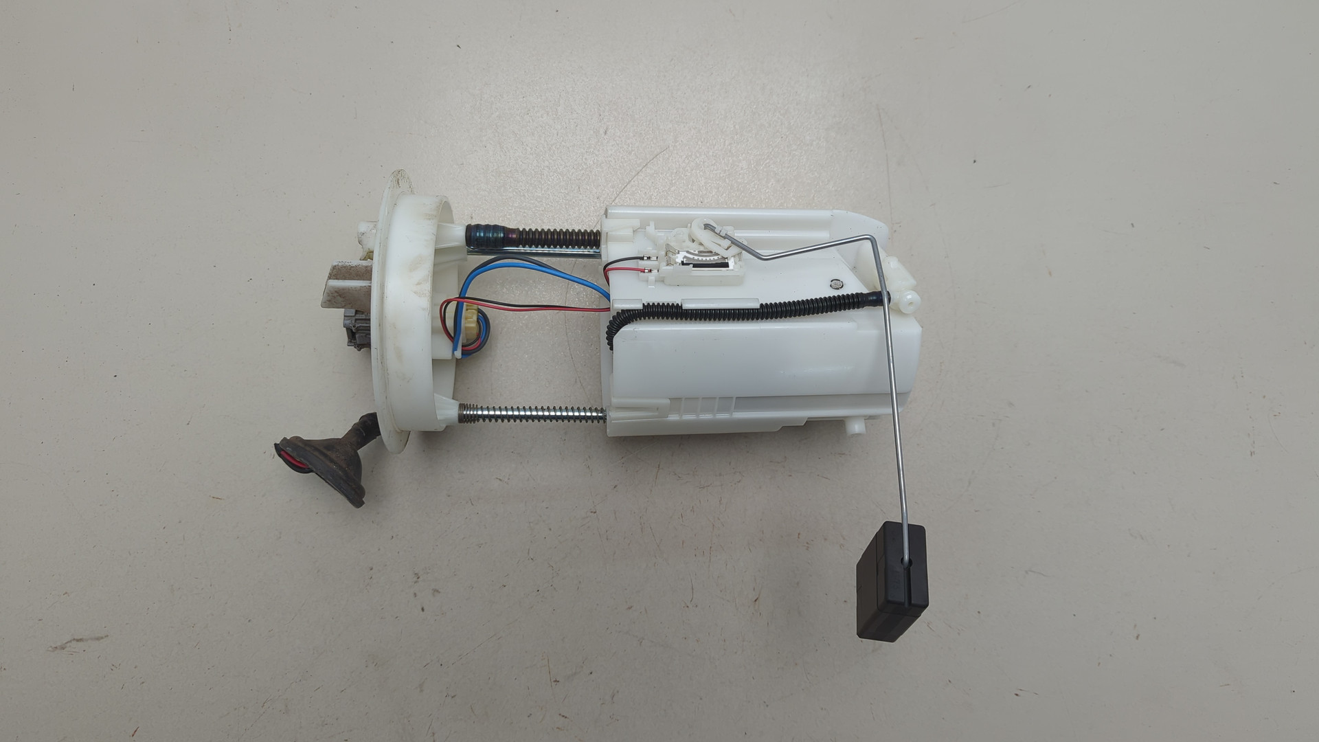 Насос топливный электрический