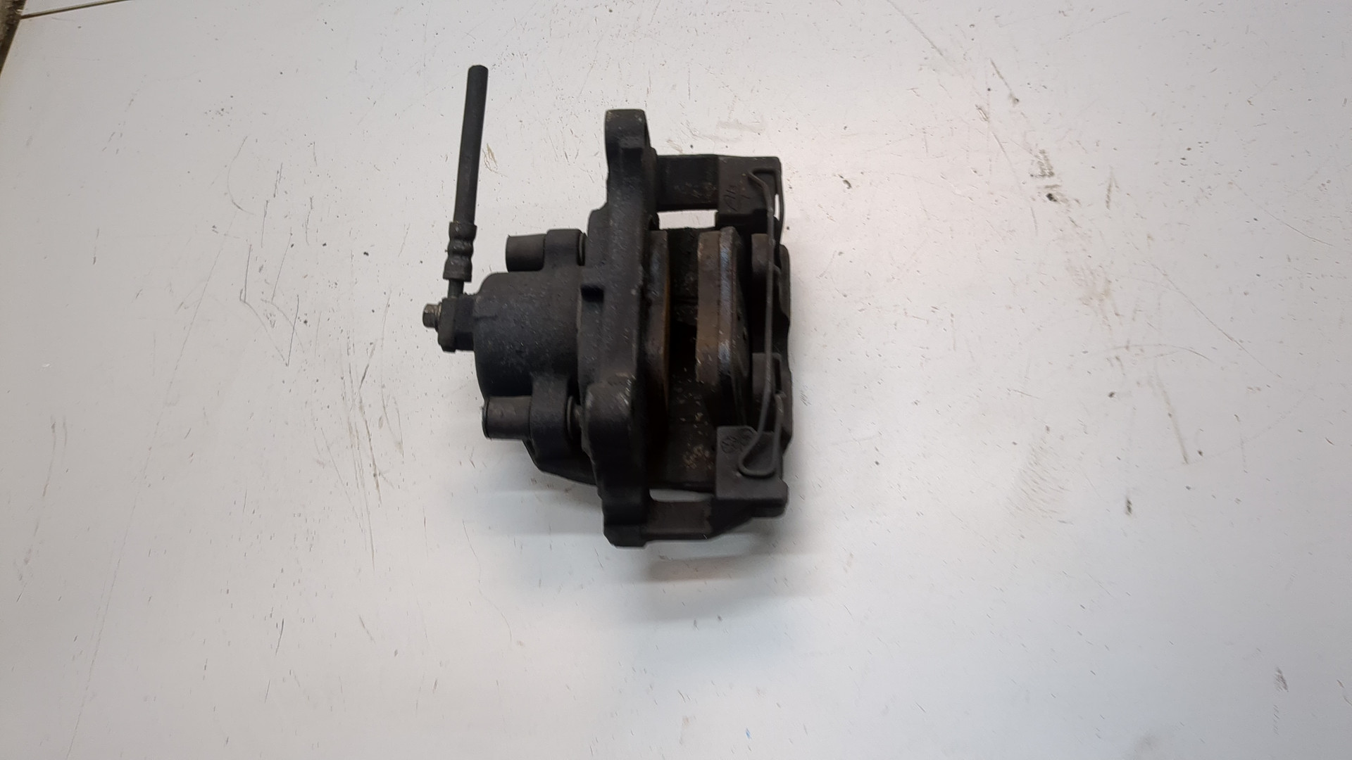 Суппорт передний правый