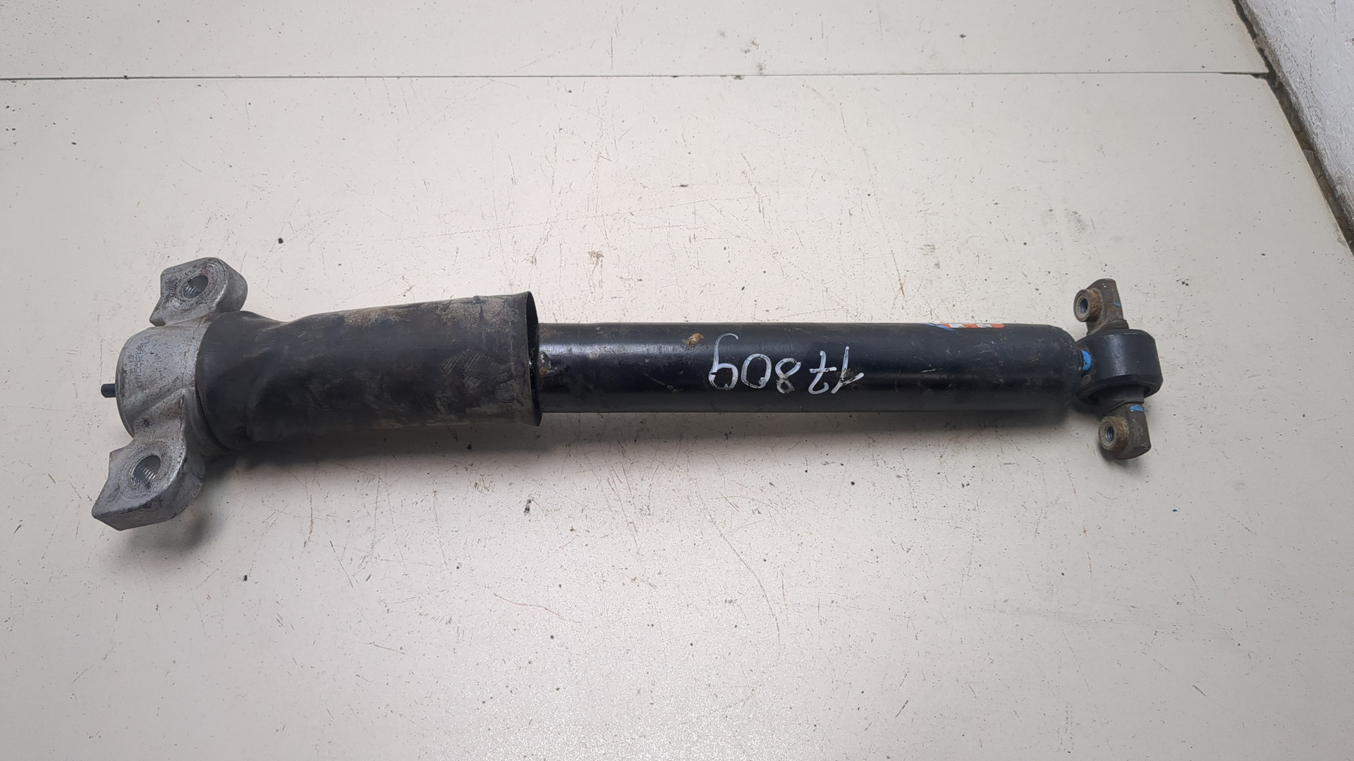 Амортизатор задний (стойка)