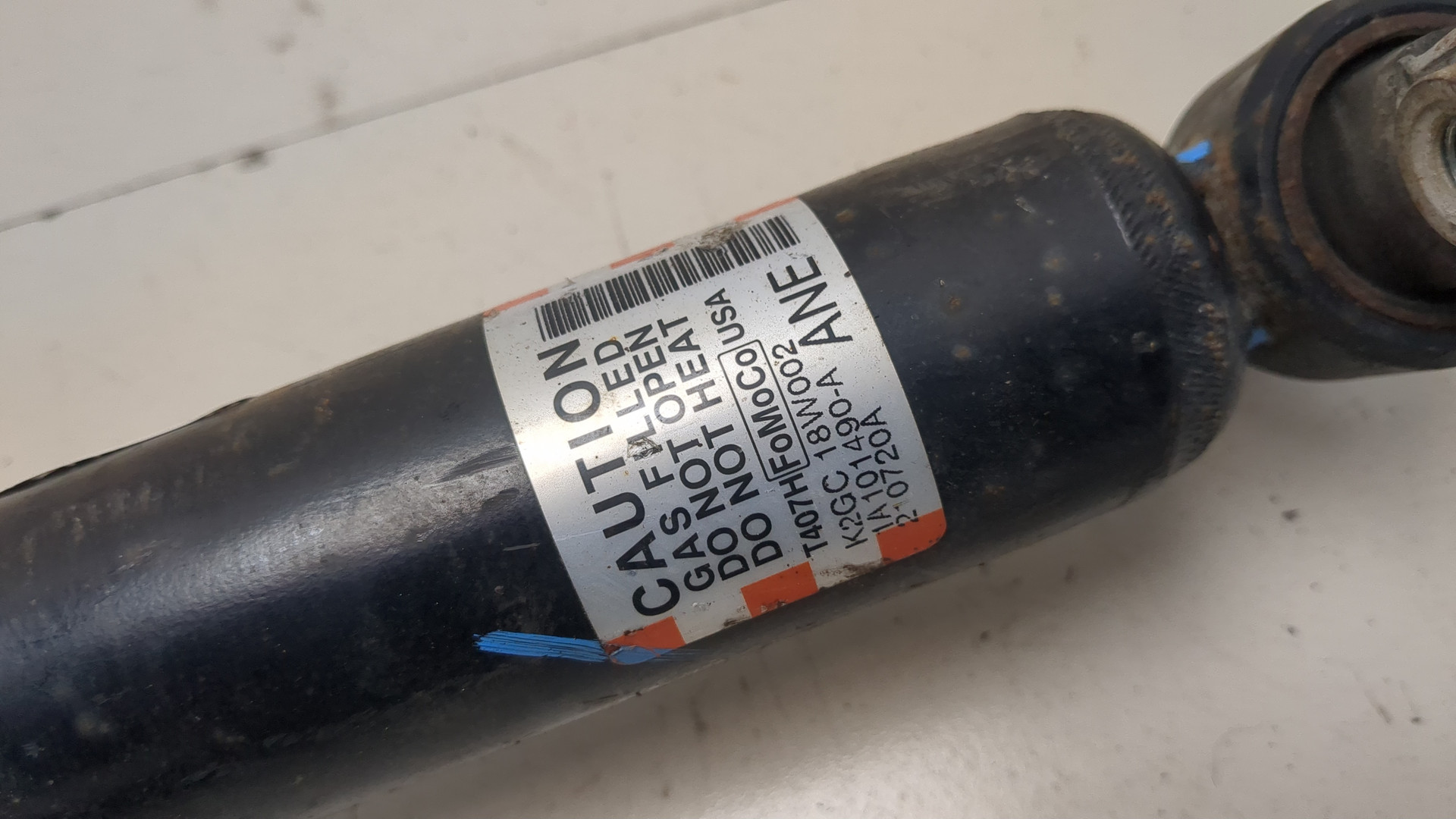 Амортизатор задний (стойка)