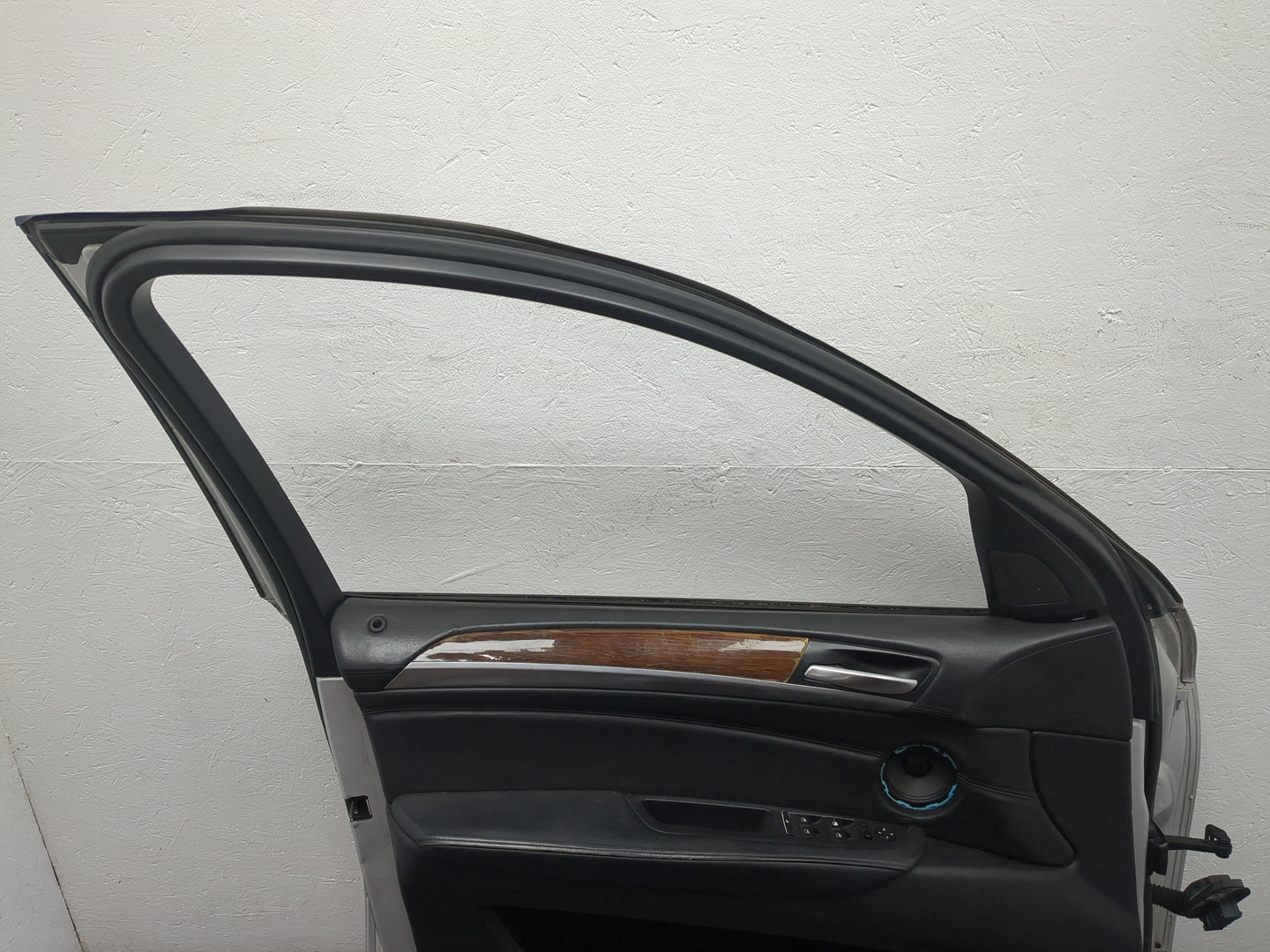 Дверь передняя левая