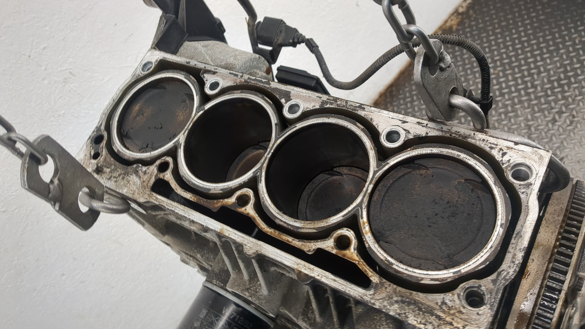 Блок двигателя