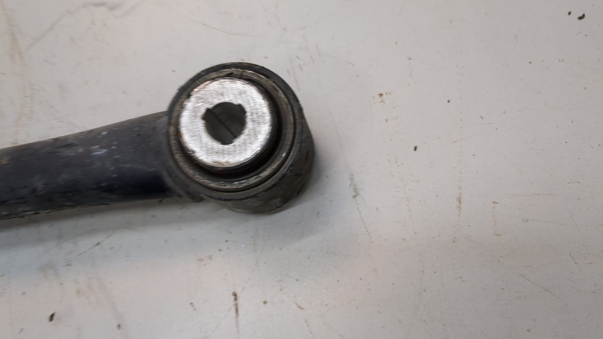 Рычаг задний