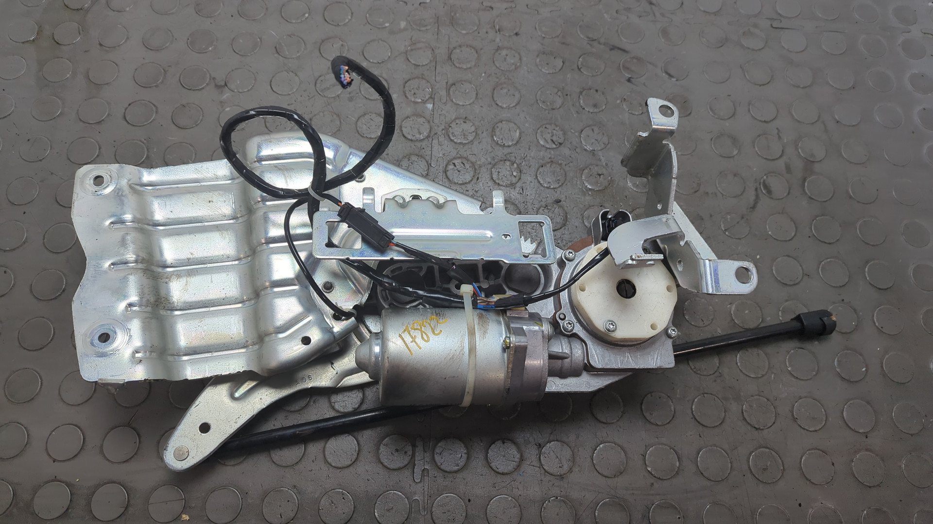 Активатор замка багажника