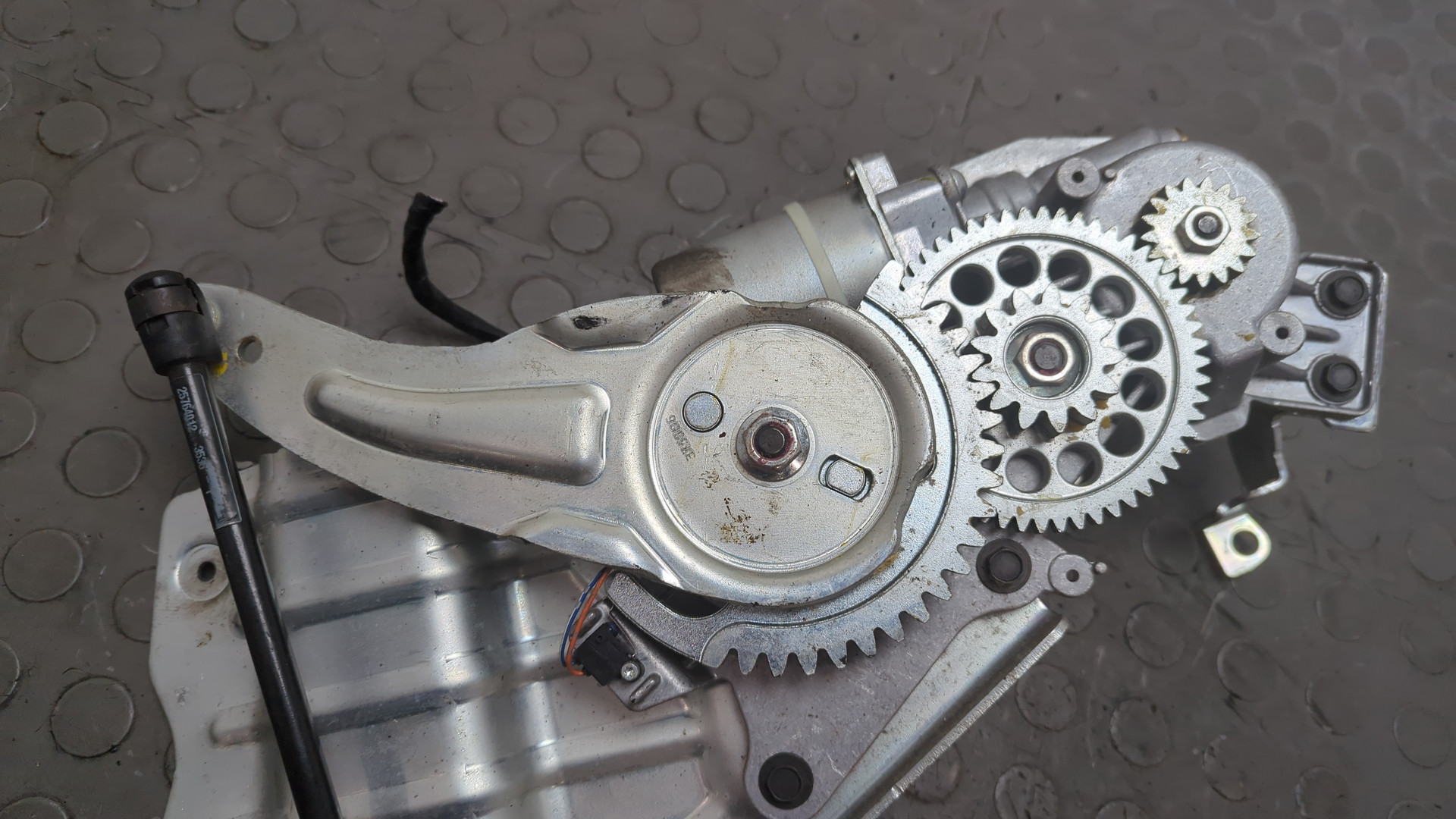 Активатор замка багажника