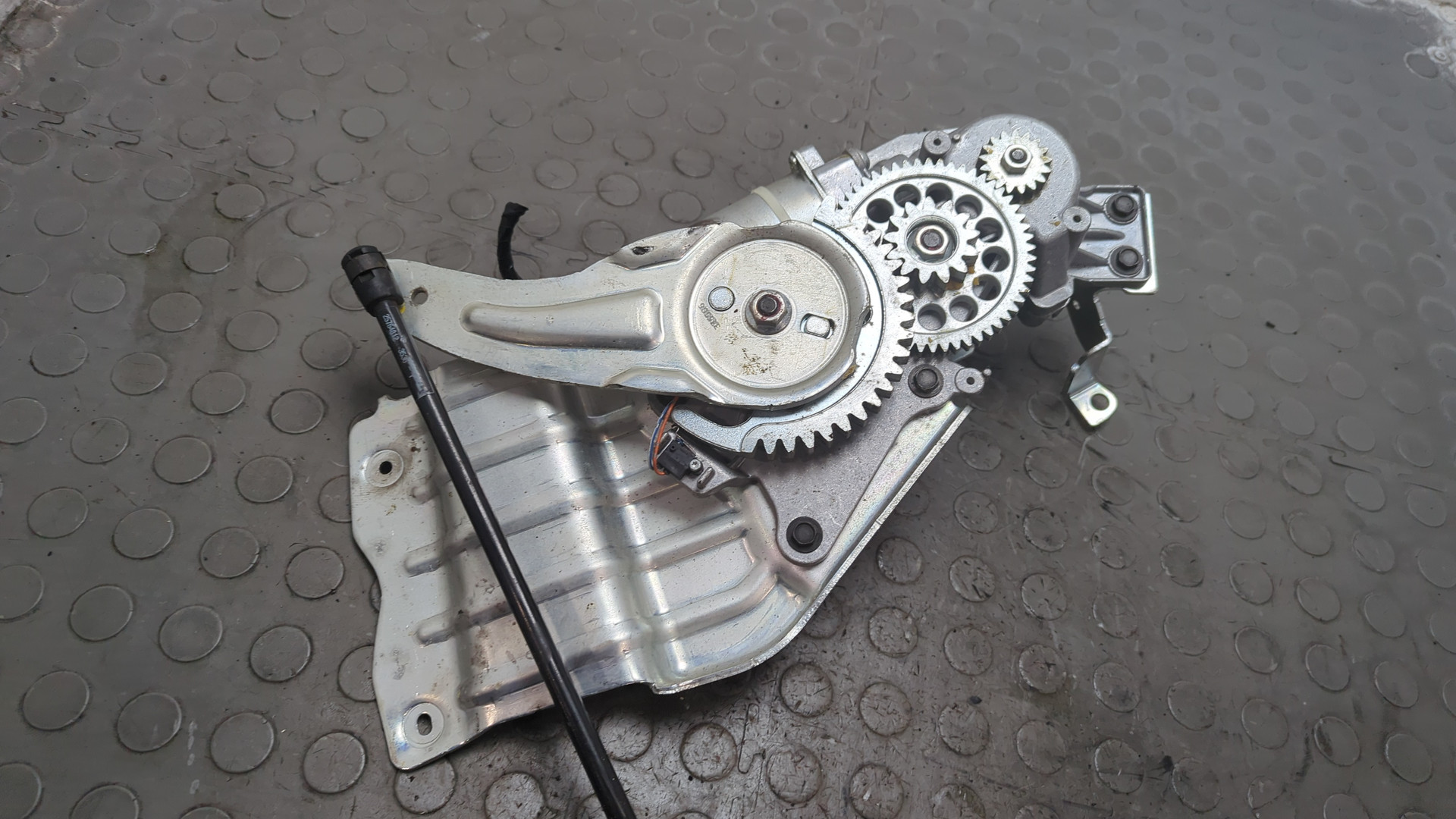 Активатор замка багажника