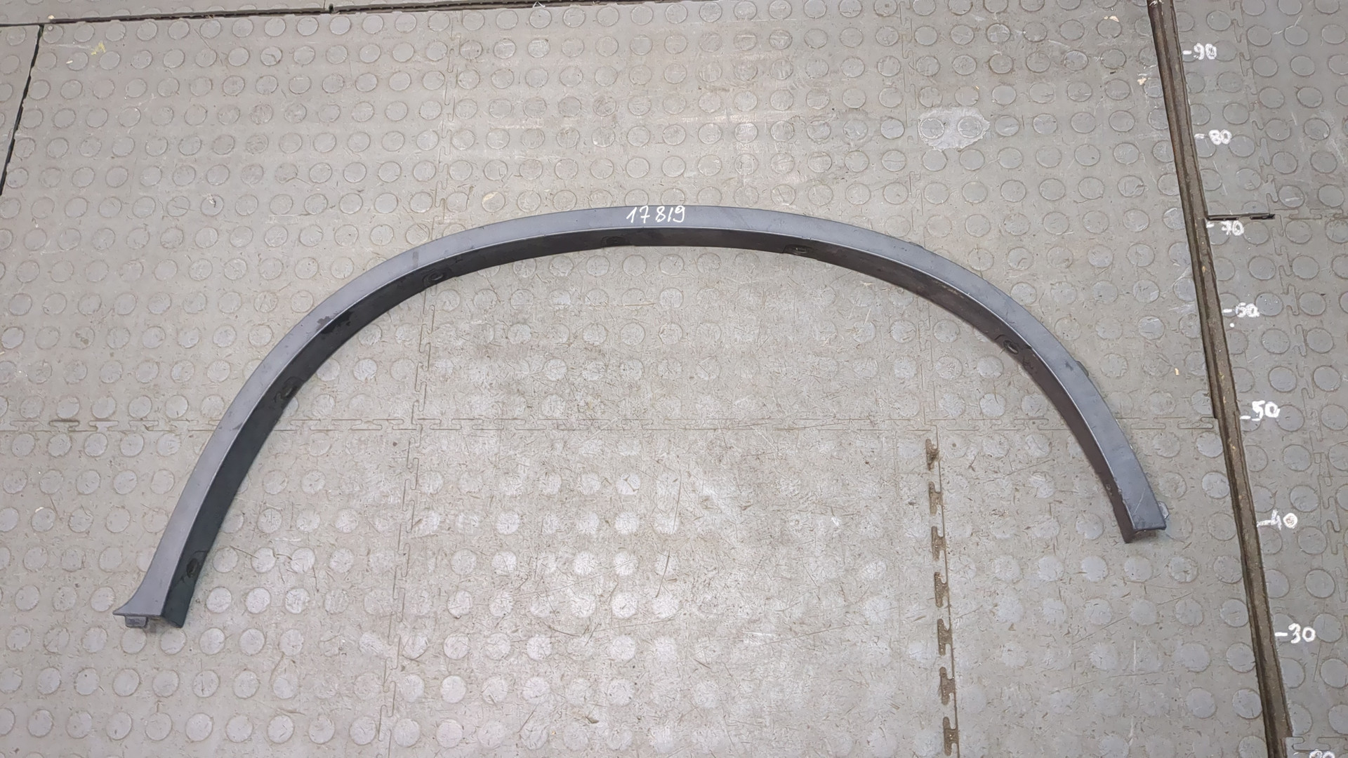 Накладка заднего крыла левого