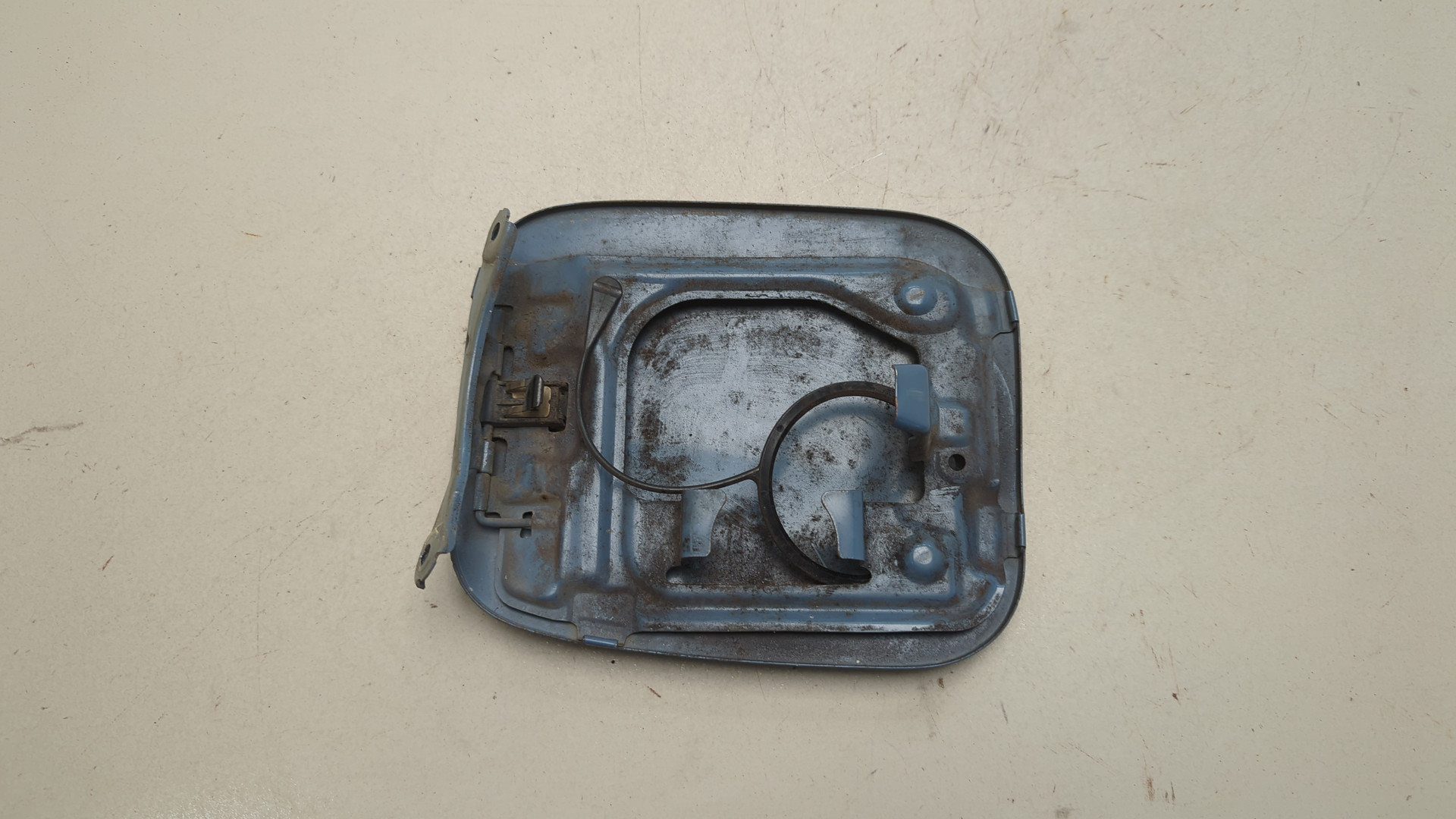 Лючок бензобака