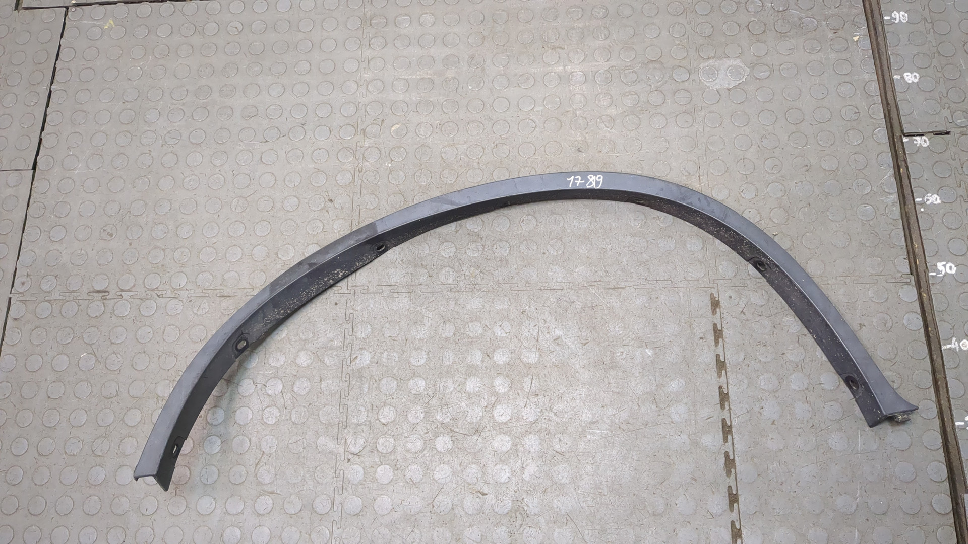 Молдинг заднего крыла правого