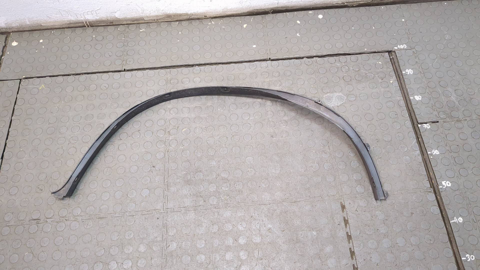Молдинг заднего крыла правого