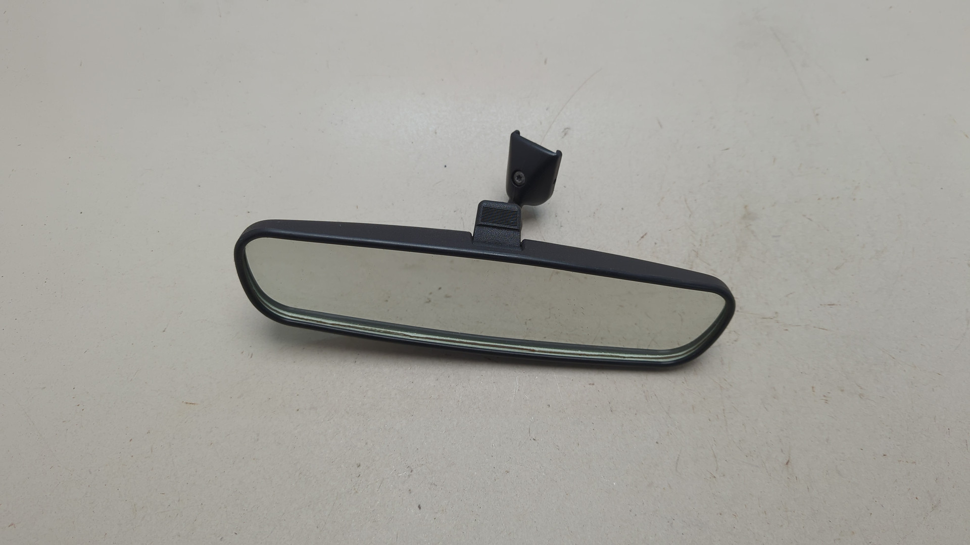 Зеркало заднего вида