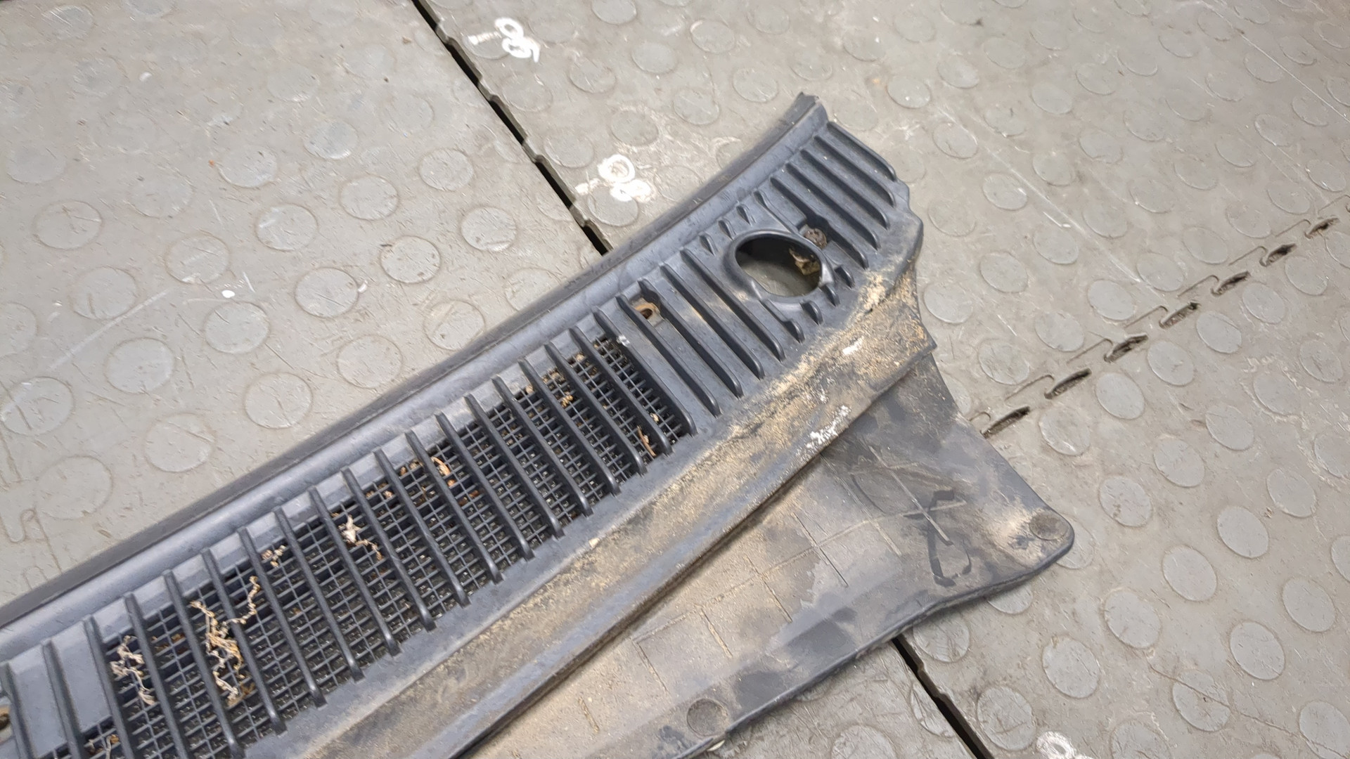 Решетка стеклоочистителей (Жабо)