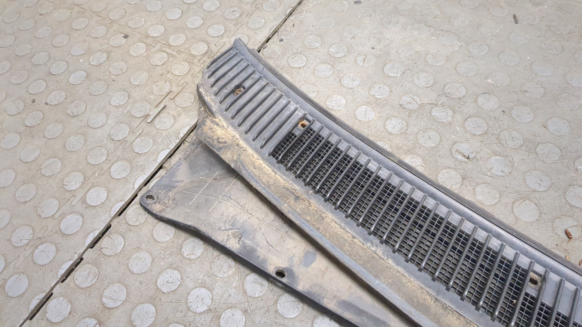 Решетка стеклоочистителей (Жабо)