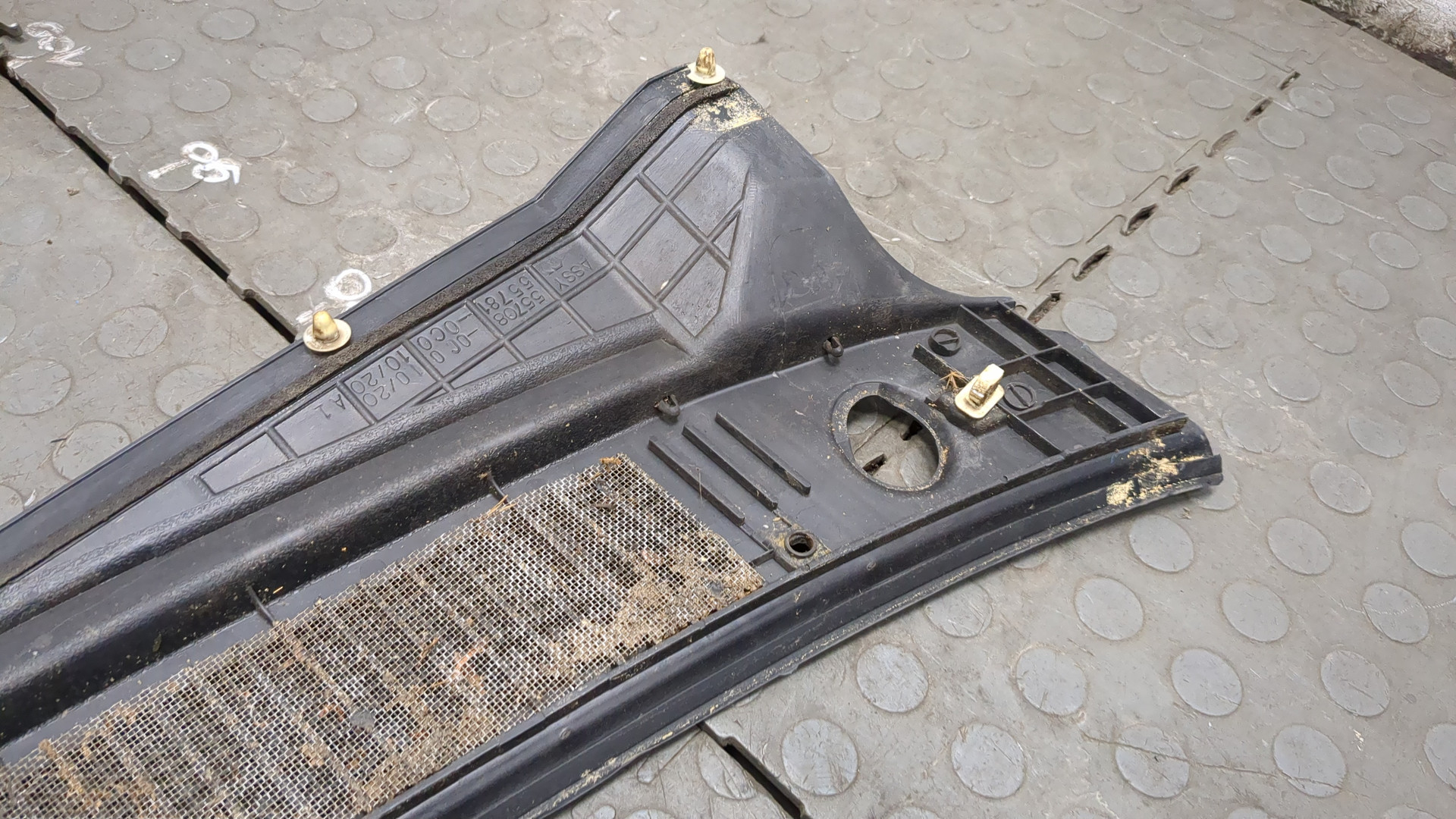 Решетка стеклоочистителей (Жабо)