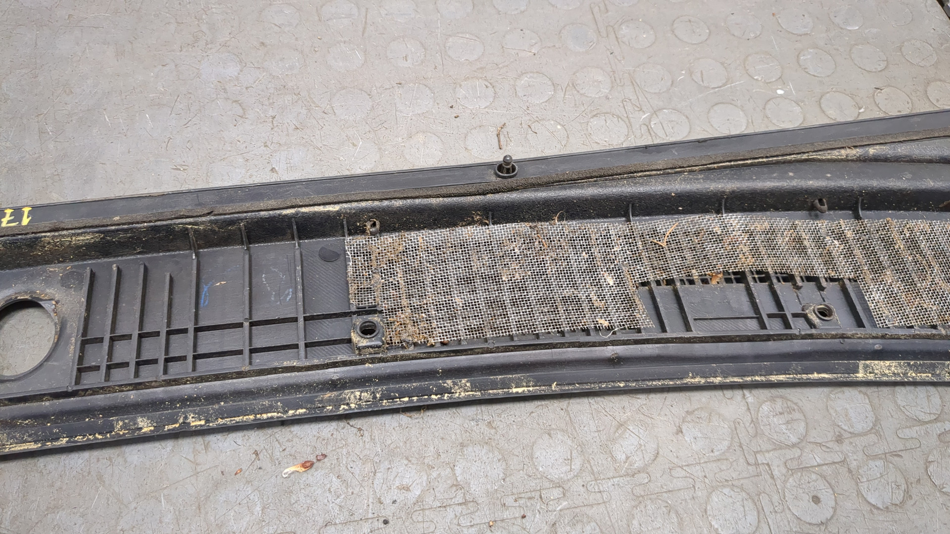 Решетка стеклоочистителей (Жабо)