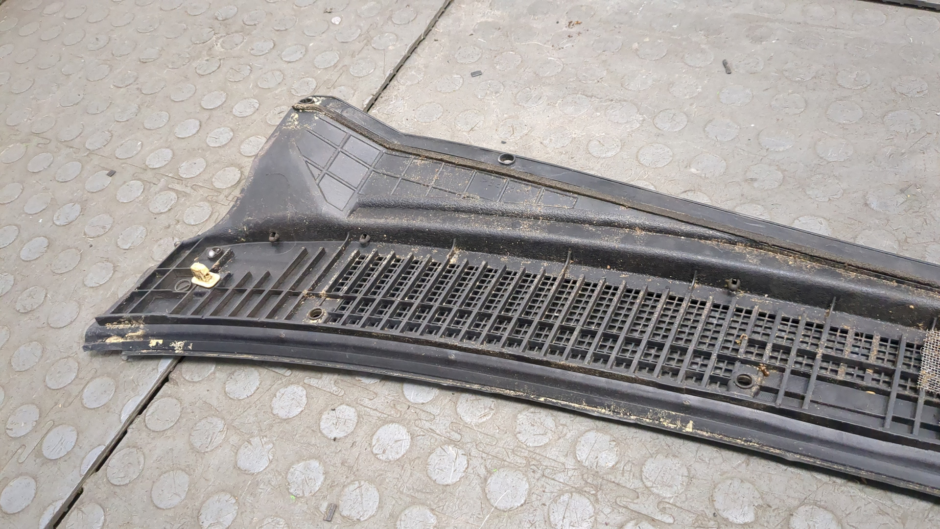 Решетка стеклоочистителей (Жабо)