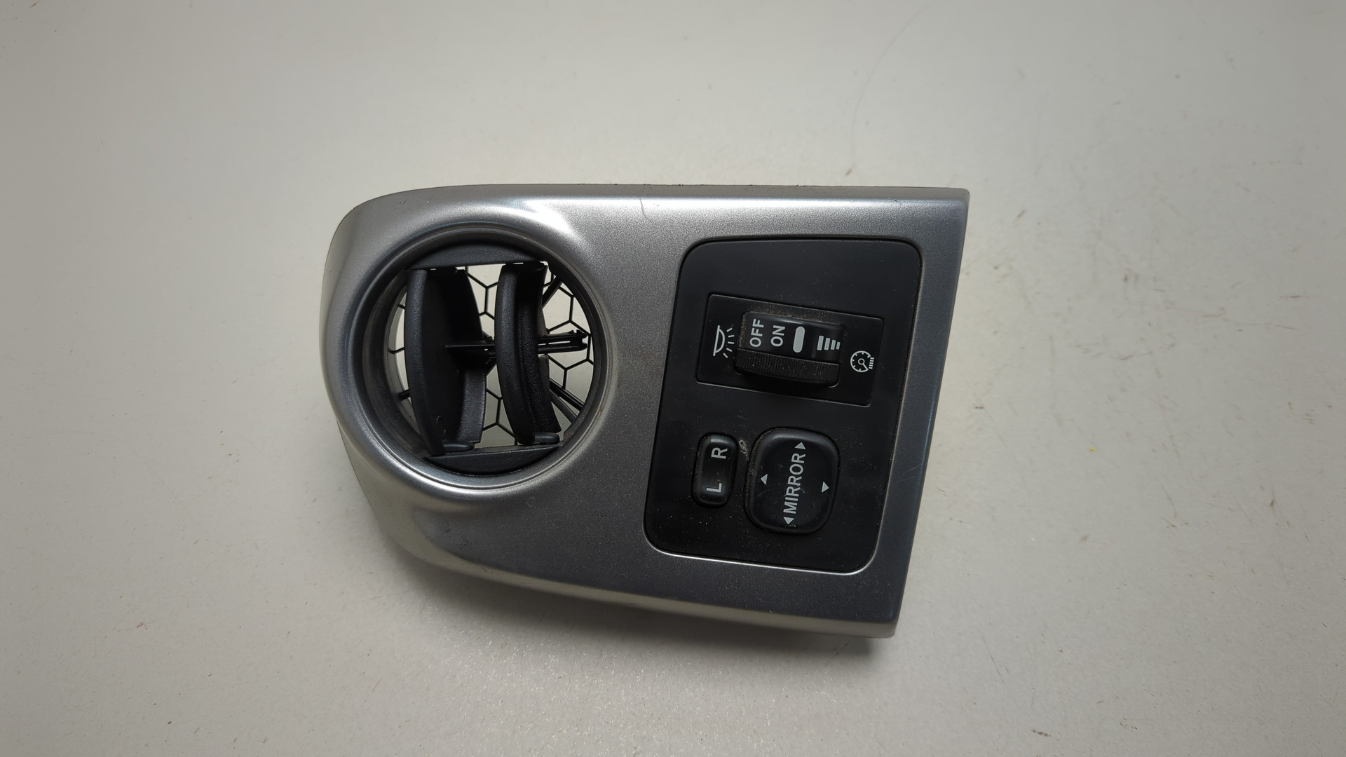 Дефлектор воздушный